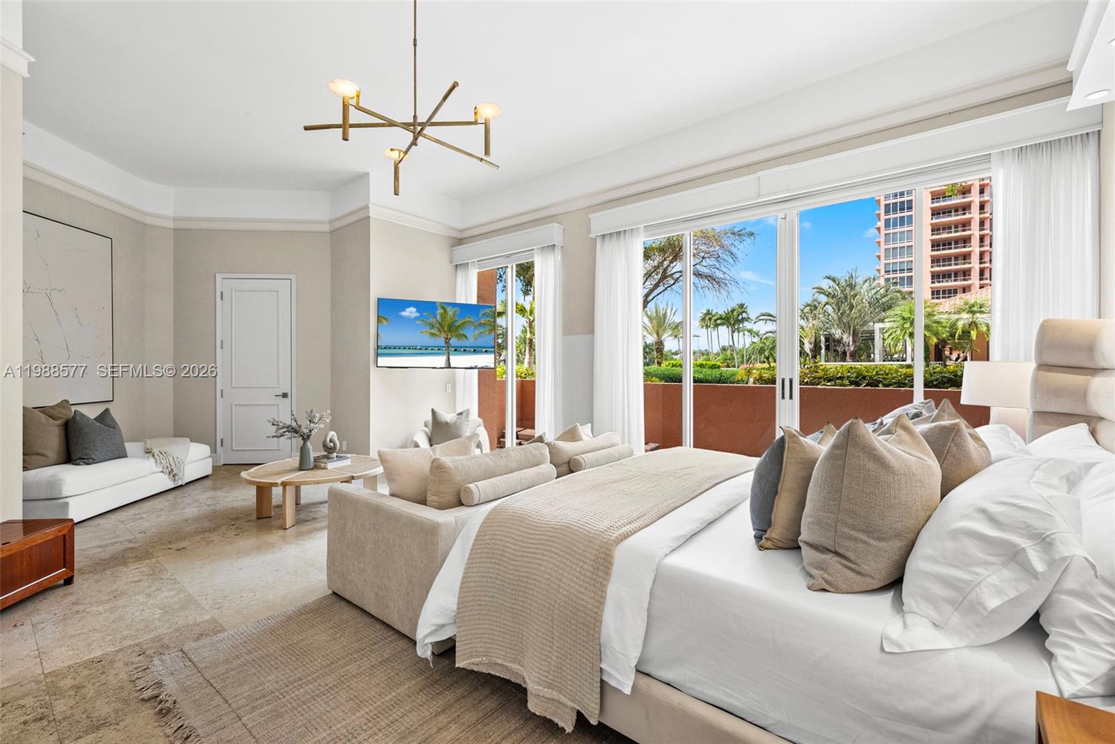 10 Edgewater Dr Lanai South