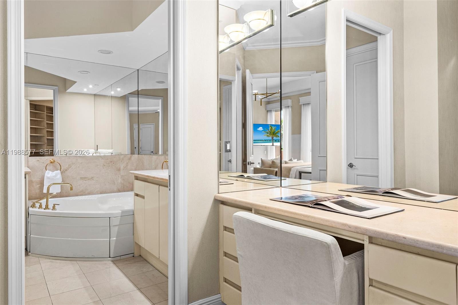 10 Edgewater Dr Lanai South