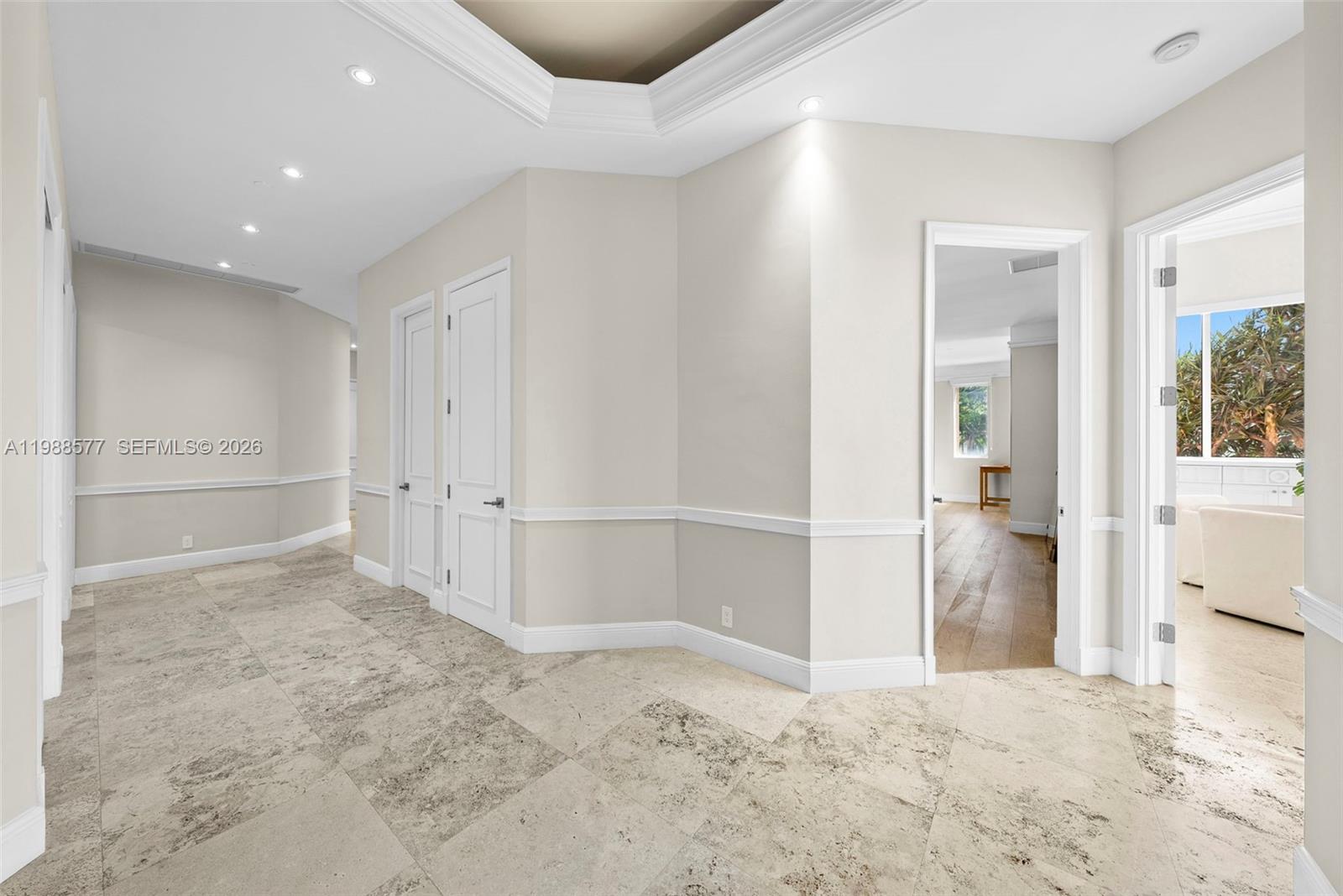 10 Edgewater Dr Lanai South