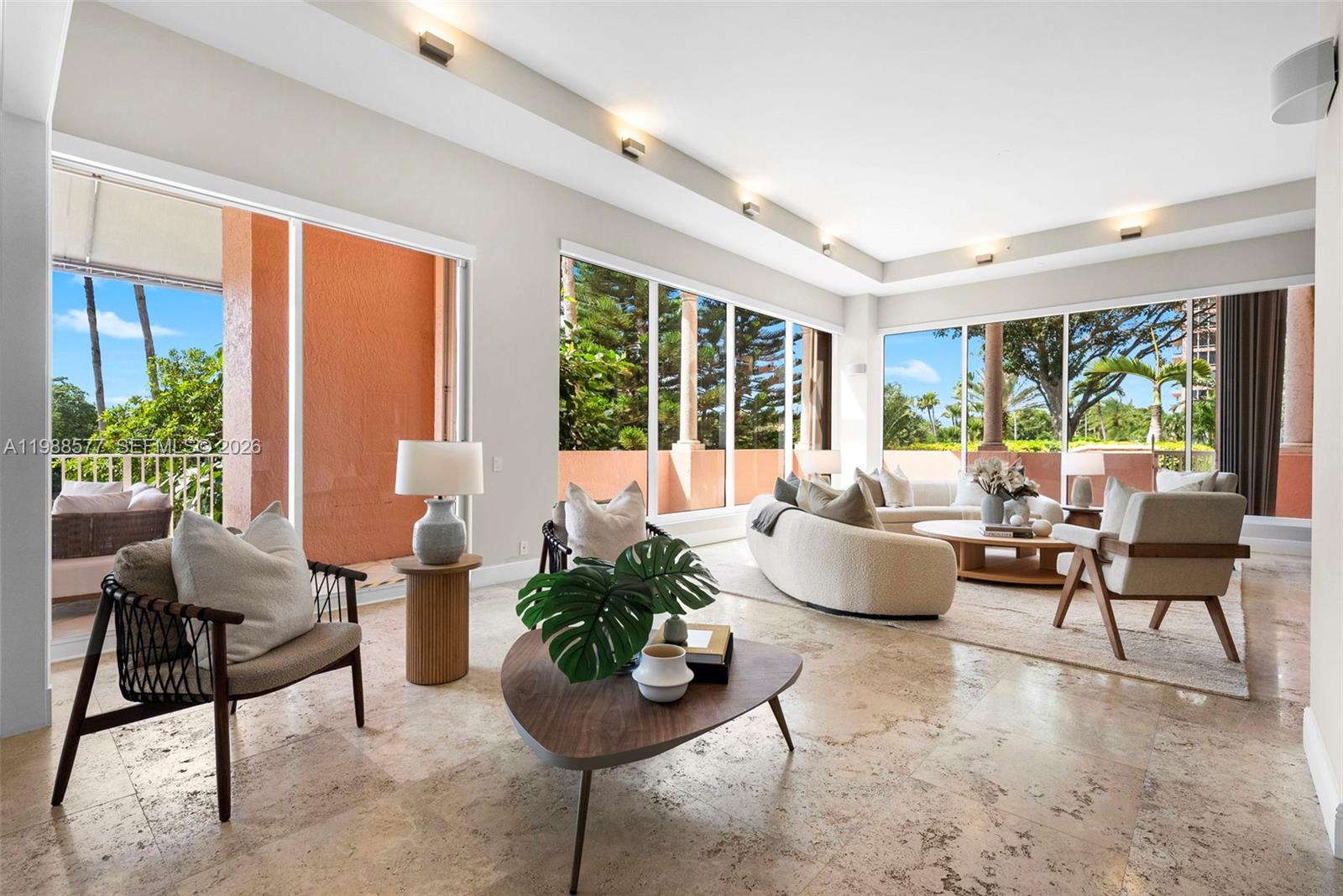 10 Edgewater Dr Lanai South