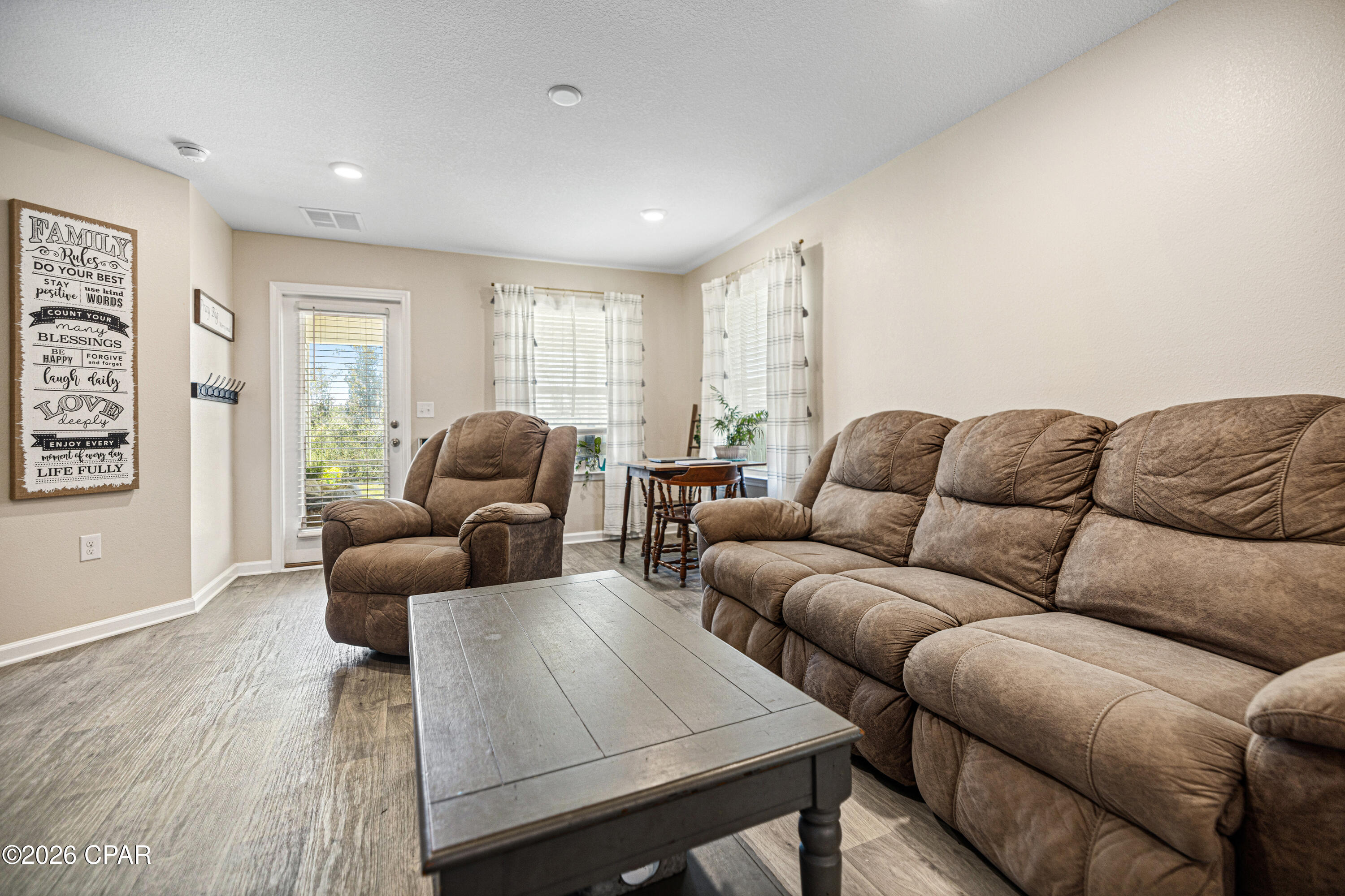 Listing photo id 11 for 3920 Whitehead Boulevard