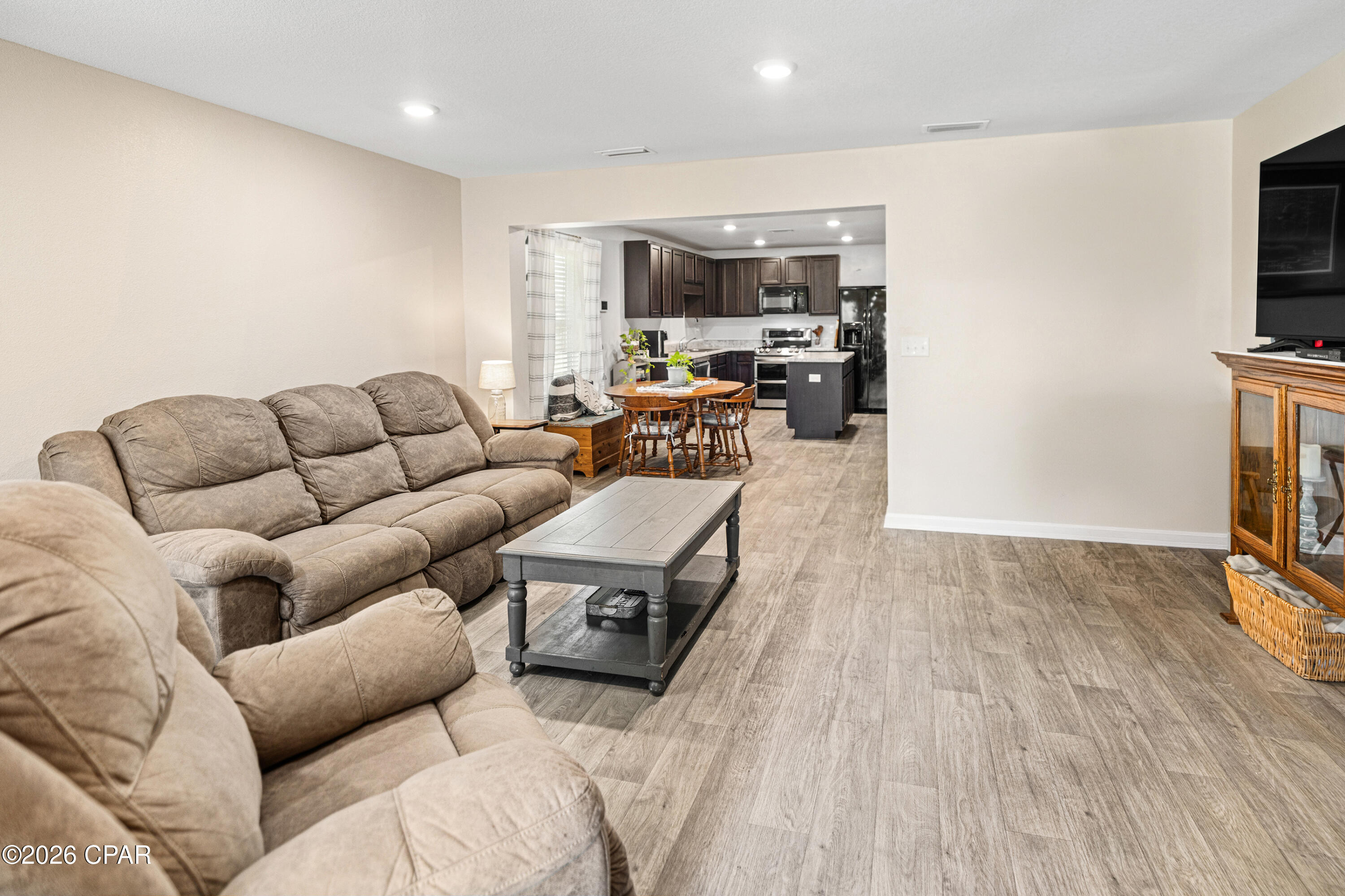 Listing photo id 13 for 3920 Whitehead Boulevard