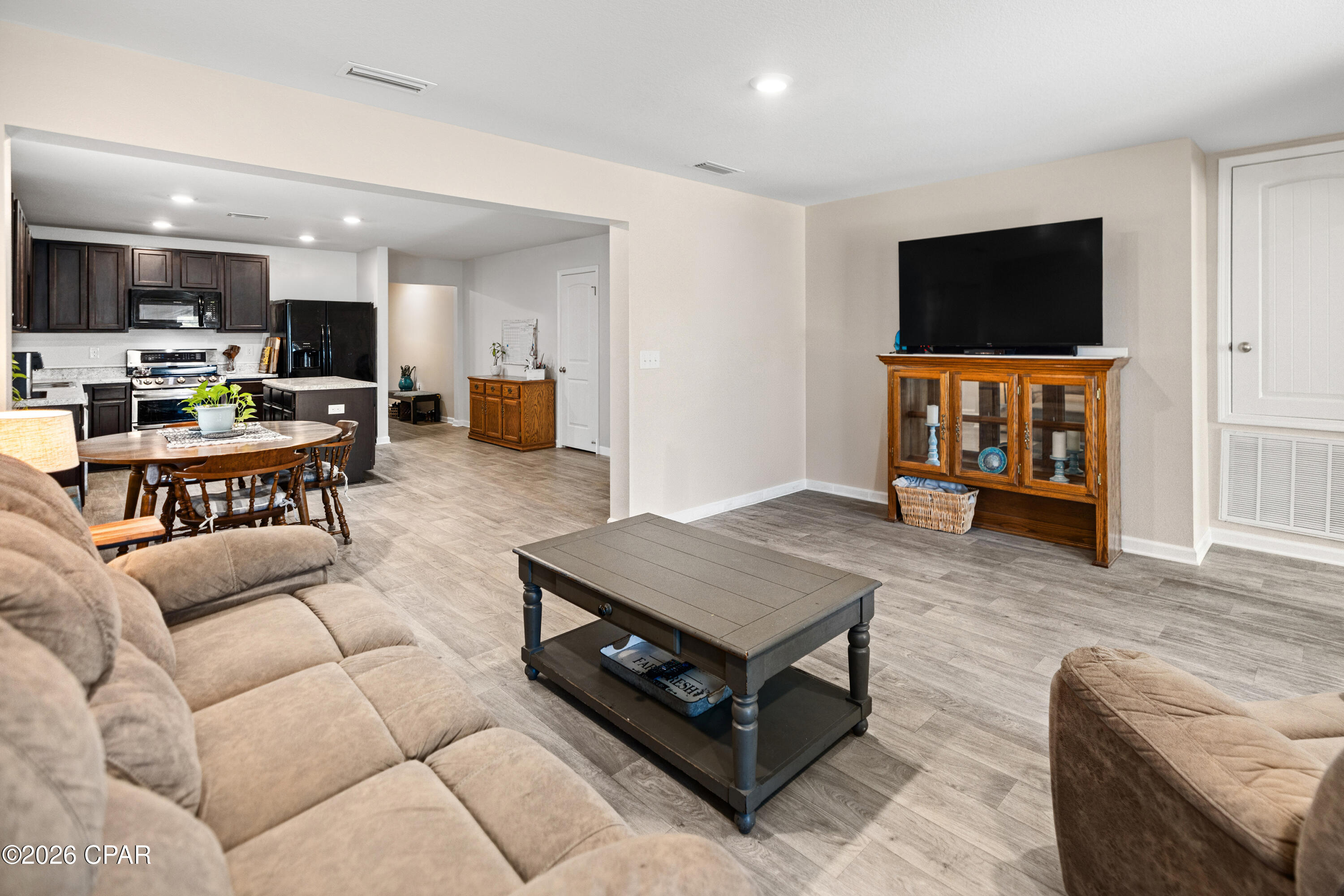 Listing photo id 14 for 3920 Whitehead Boulevard