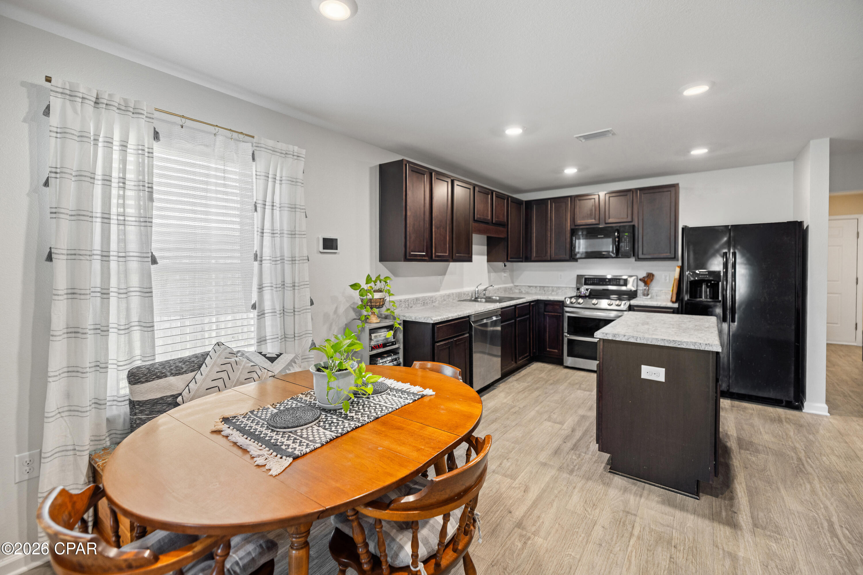 Listing photo id 8 for 3920 Whitehead Boulevard