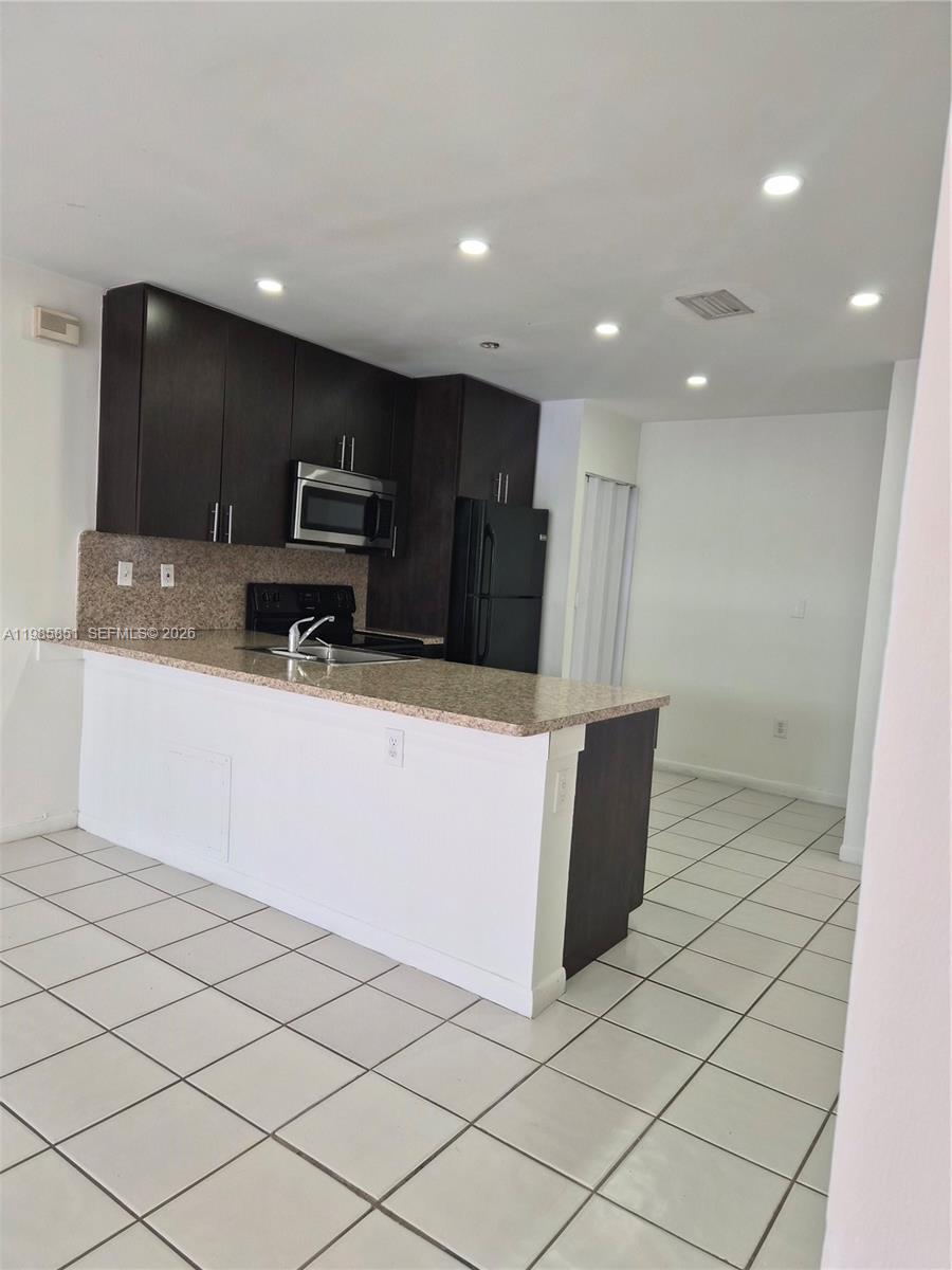 Tennis View Condo Ph I