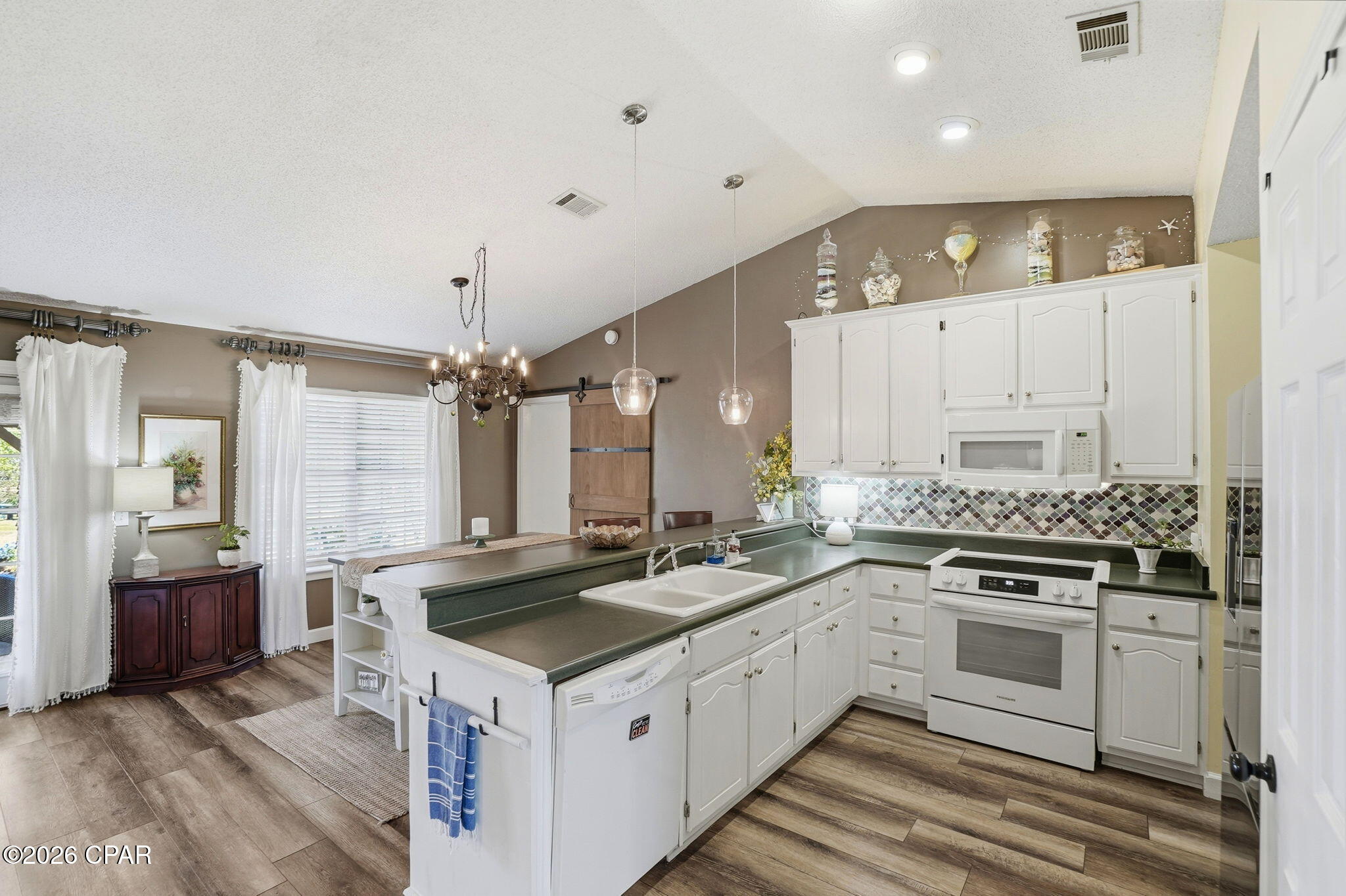 Image 8 For 4944 Deerwood Avenue