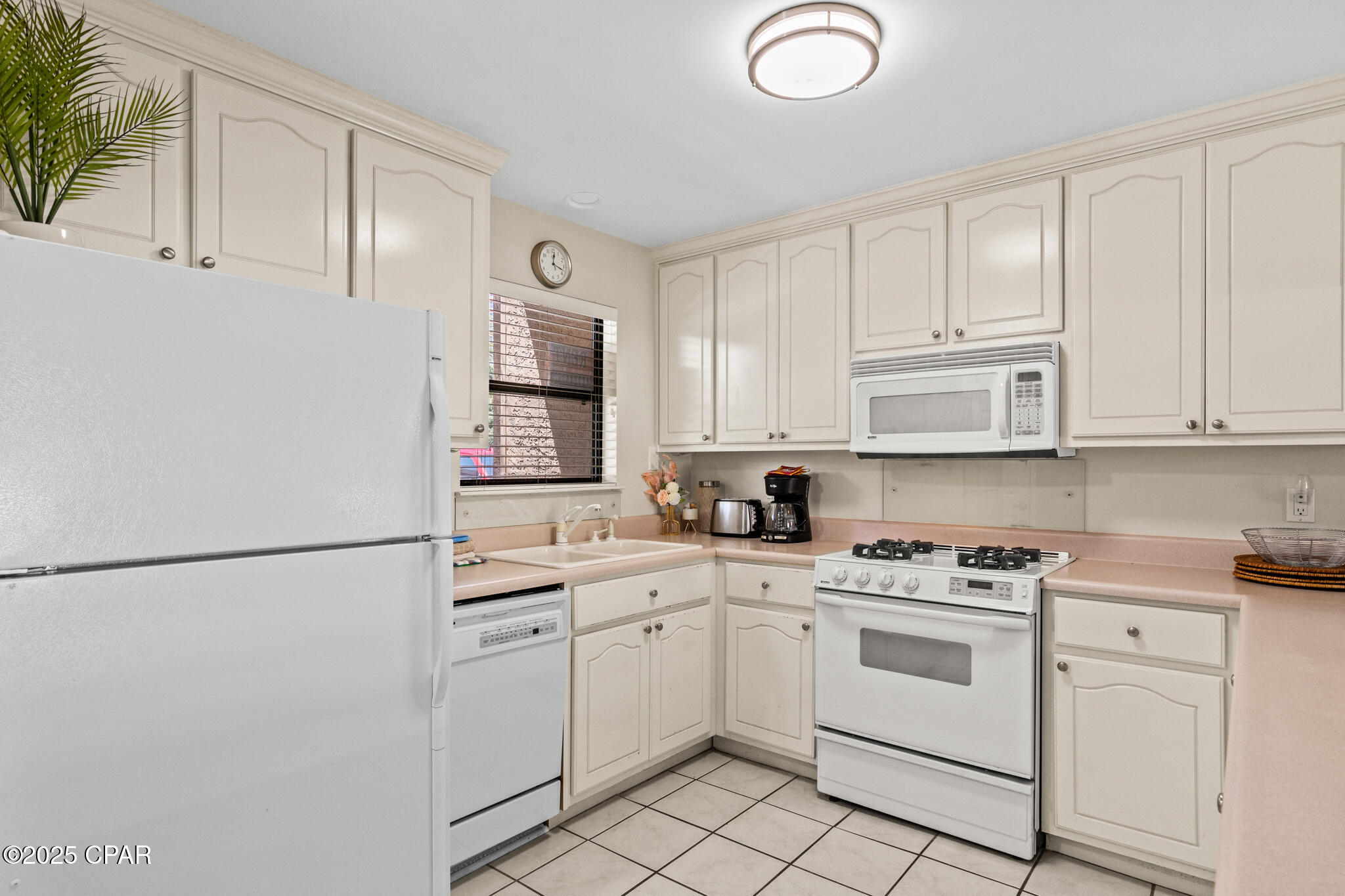 Image 15 For 195 Grande Island Boulevard