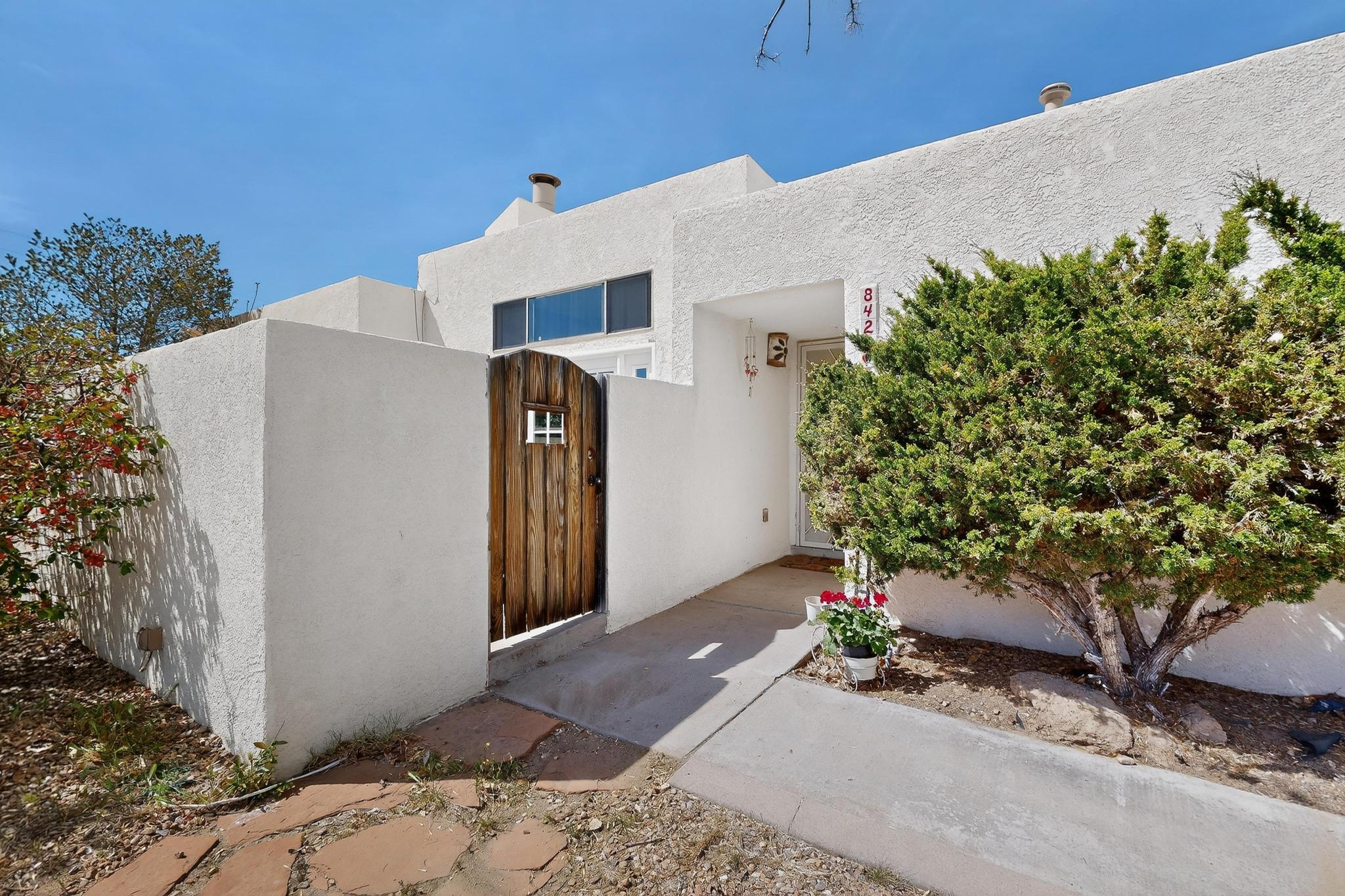 Nicely remodeled 2 bedroom, 2 bath townhome with 2 patios, one with views of the mountains. Close to many conveniences including shopping, hiking, the library, health and wellness and much more.