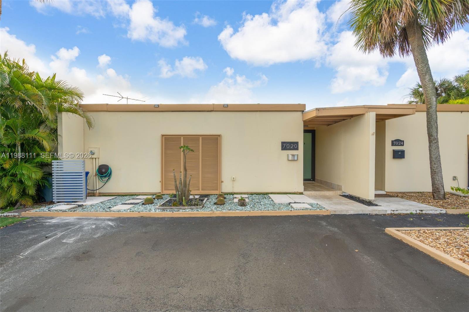 Miami Lakes Loch Lomond W