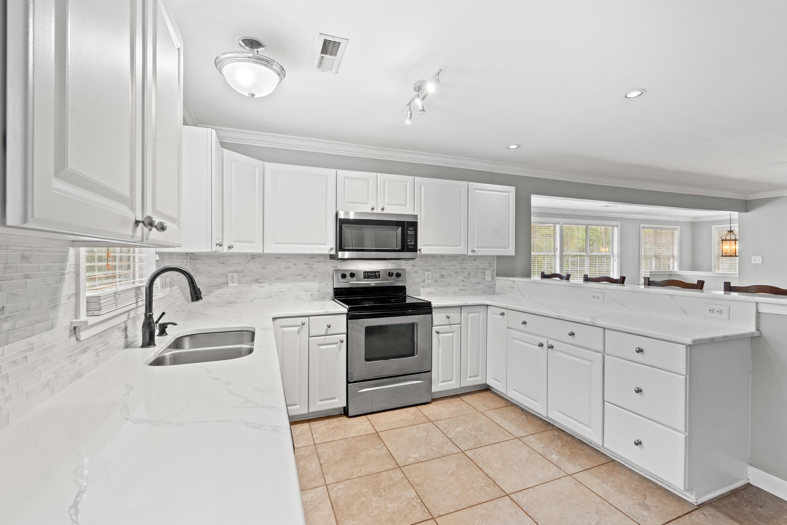 1015 Hagley Dr. 