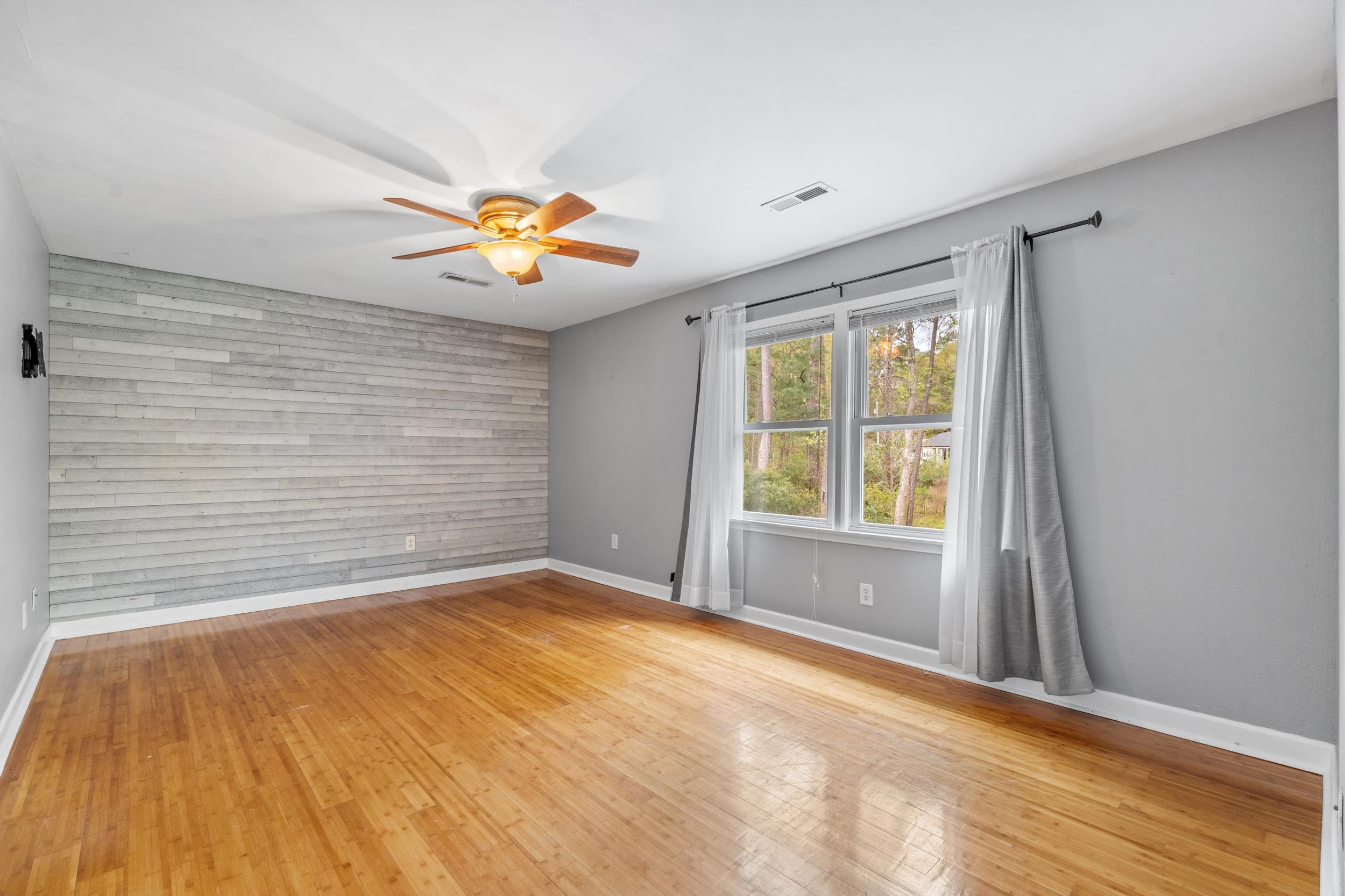 1015 Hagley Dr. 