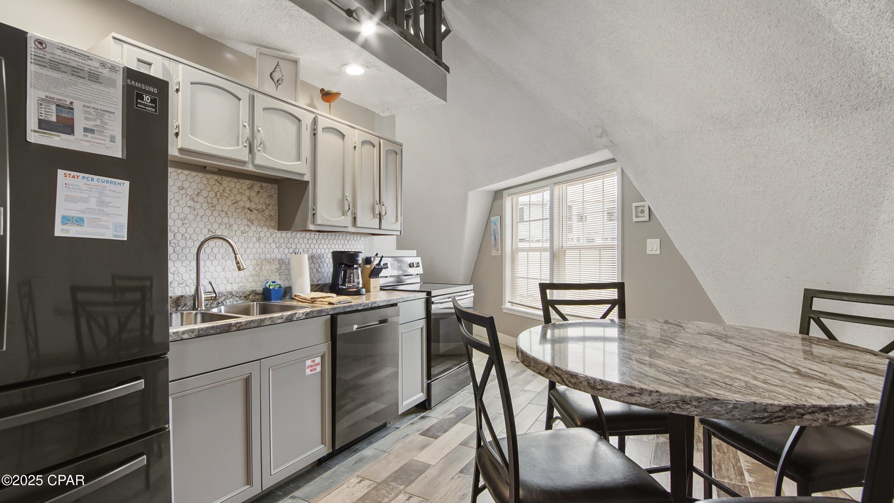 Image 11 For 8421 Elizabeth Avenue