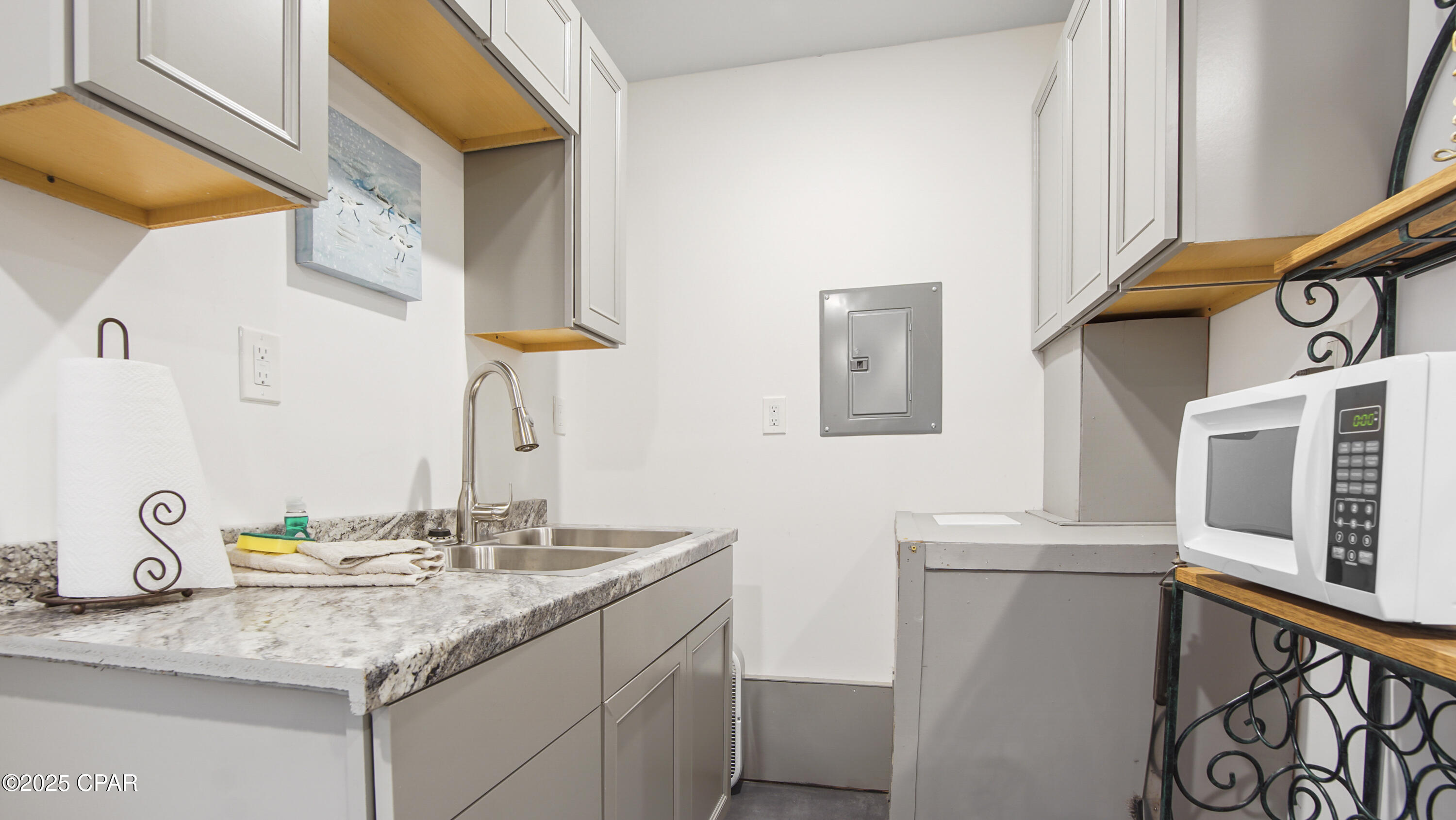 Image 27 For 8421 Elizabeth Avenue