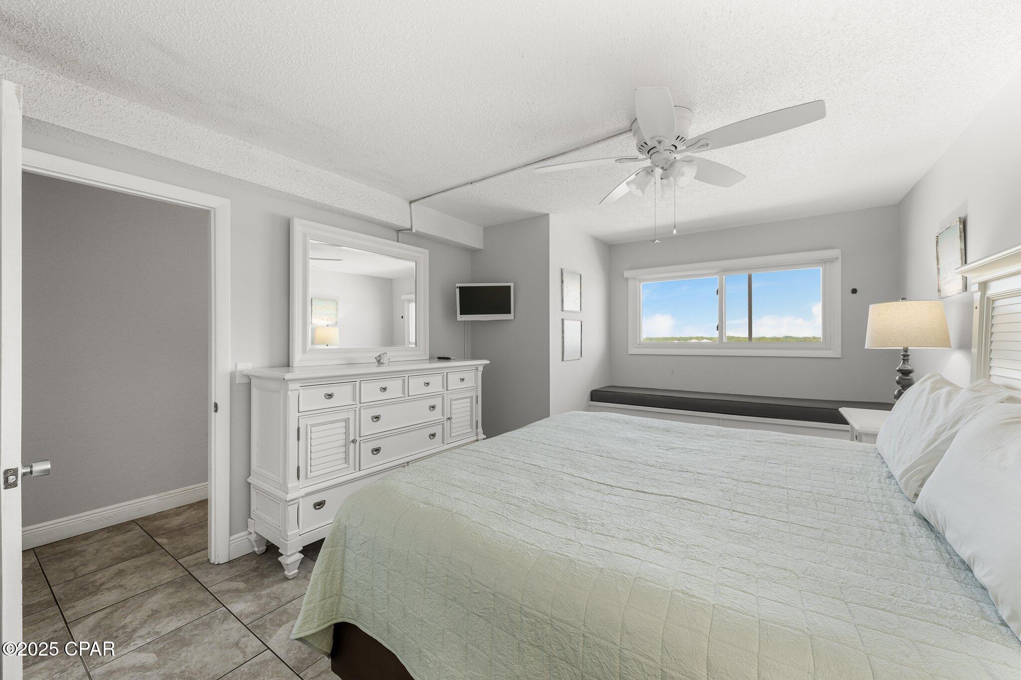 Image 13 For 8743 Thomas Drive 1105