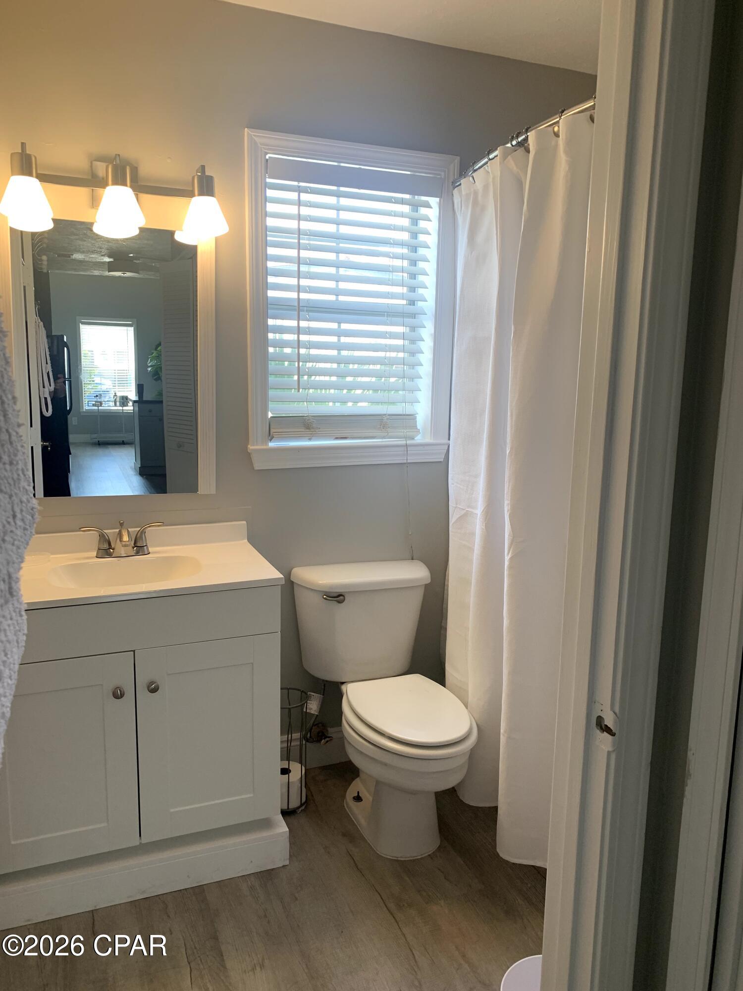 Image 10 For 5709 Beach Drive