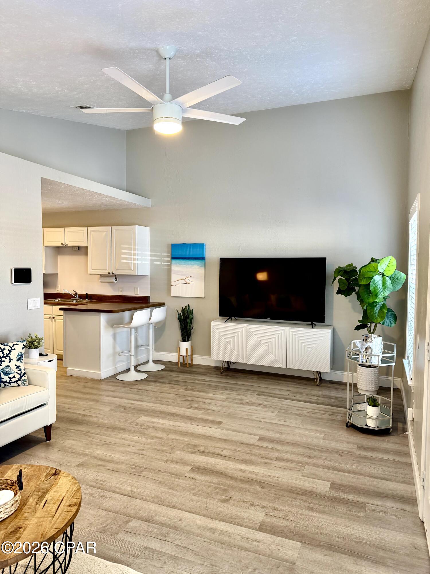 Image 3 For 5709 Beach Drive