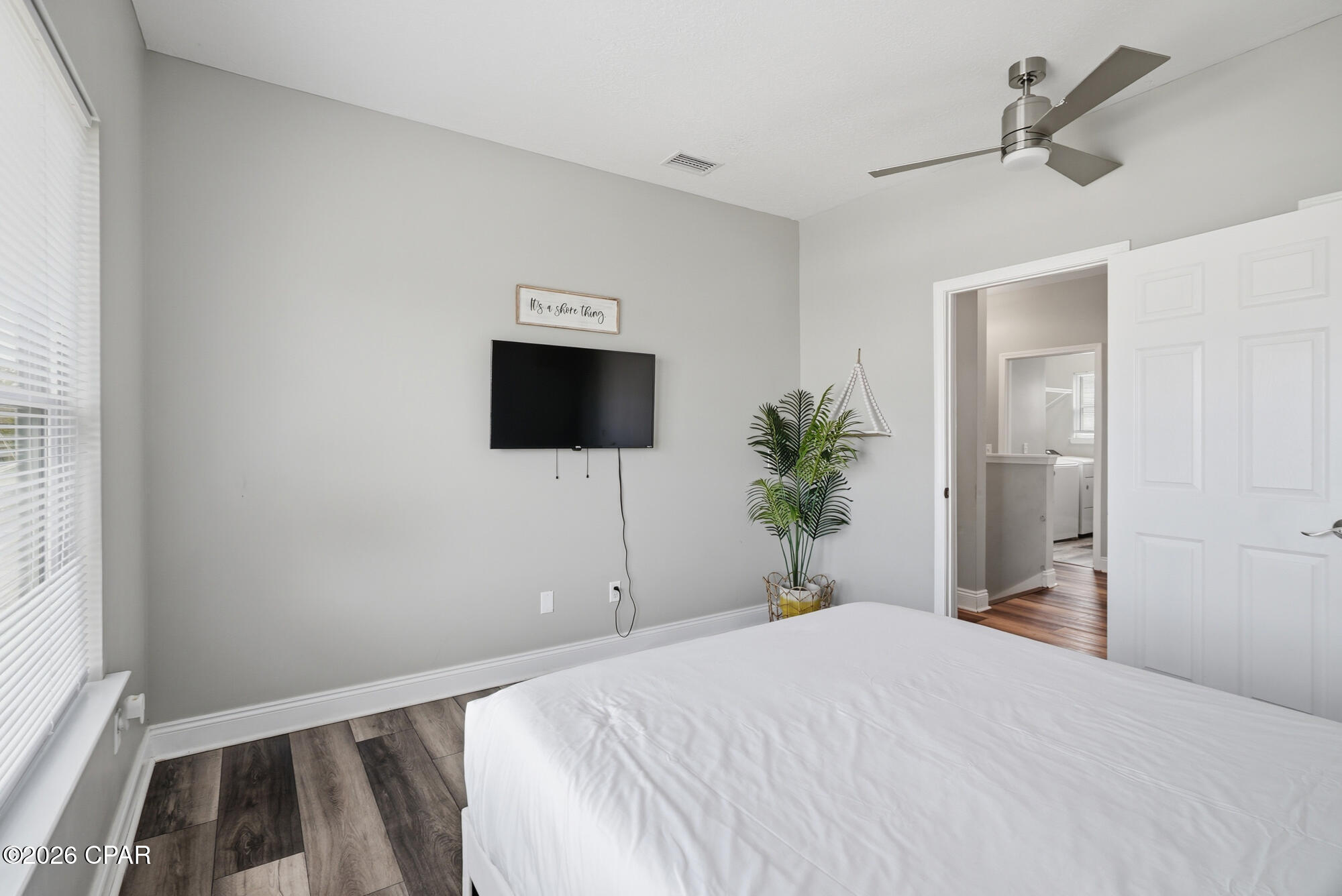 Image 18 For 5701 Hilltop Avenue