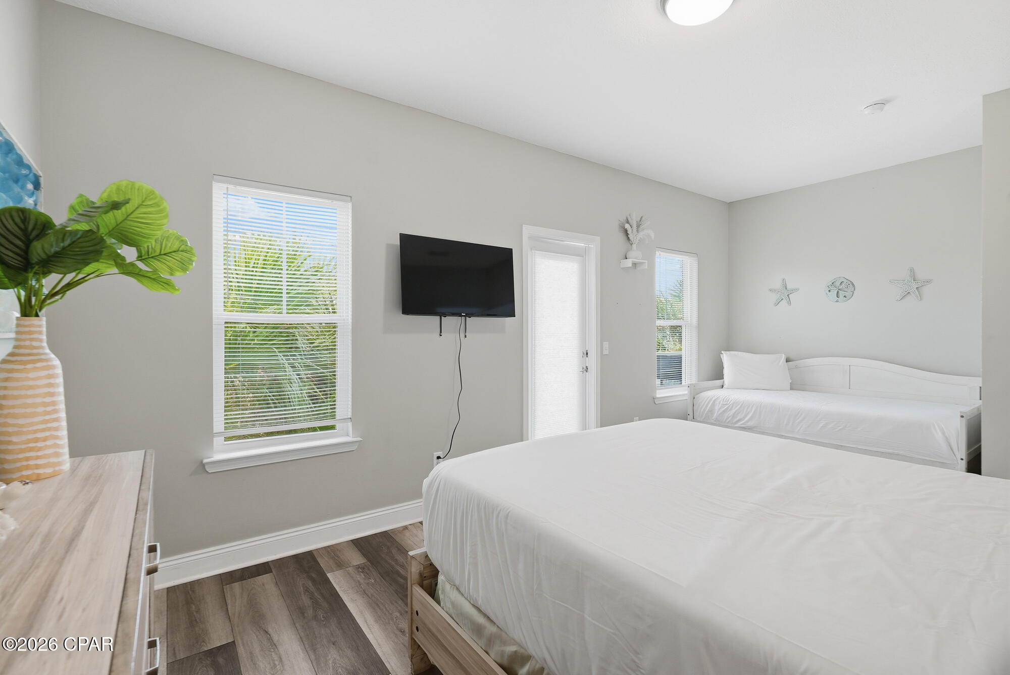 Image 21 For 5701 Hilltop Avenue