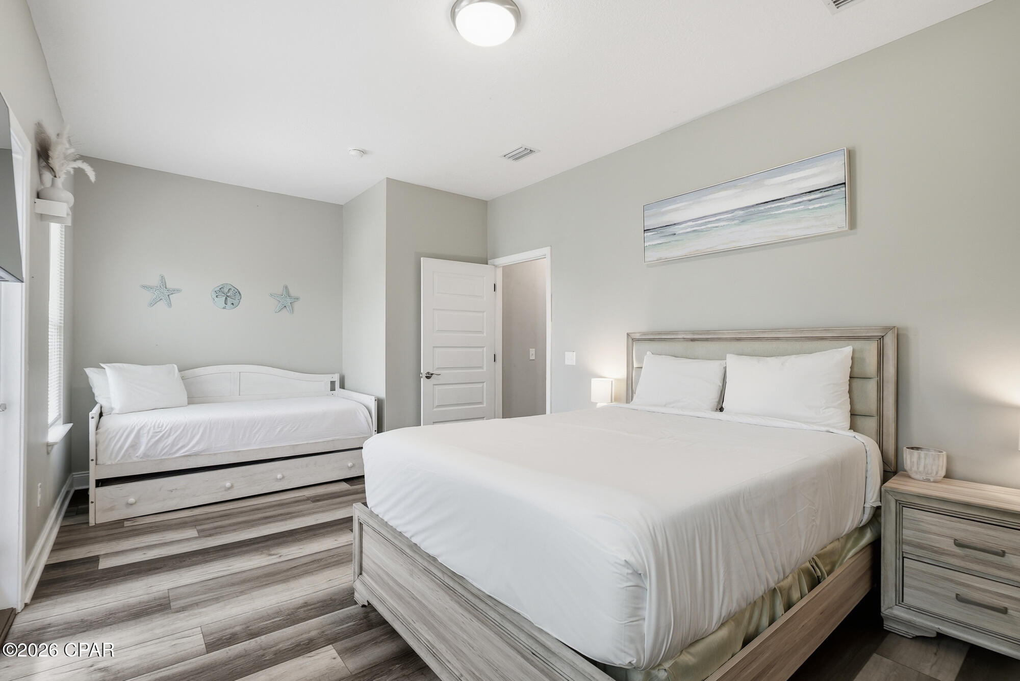 Image 23 For 5701 Hilltop Avenue