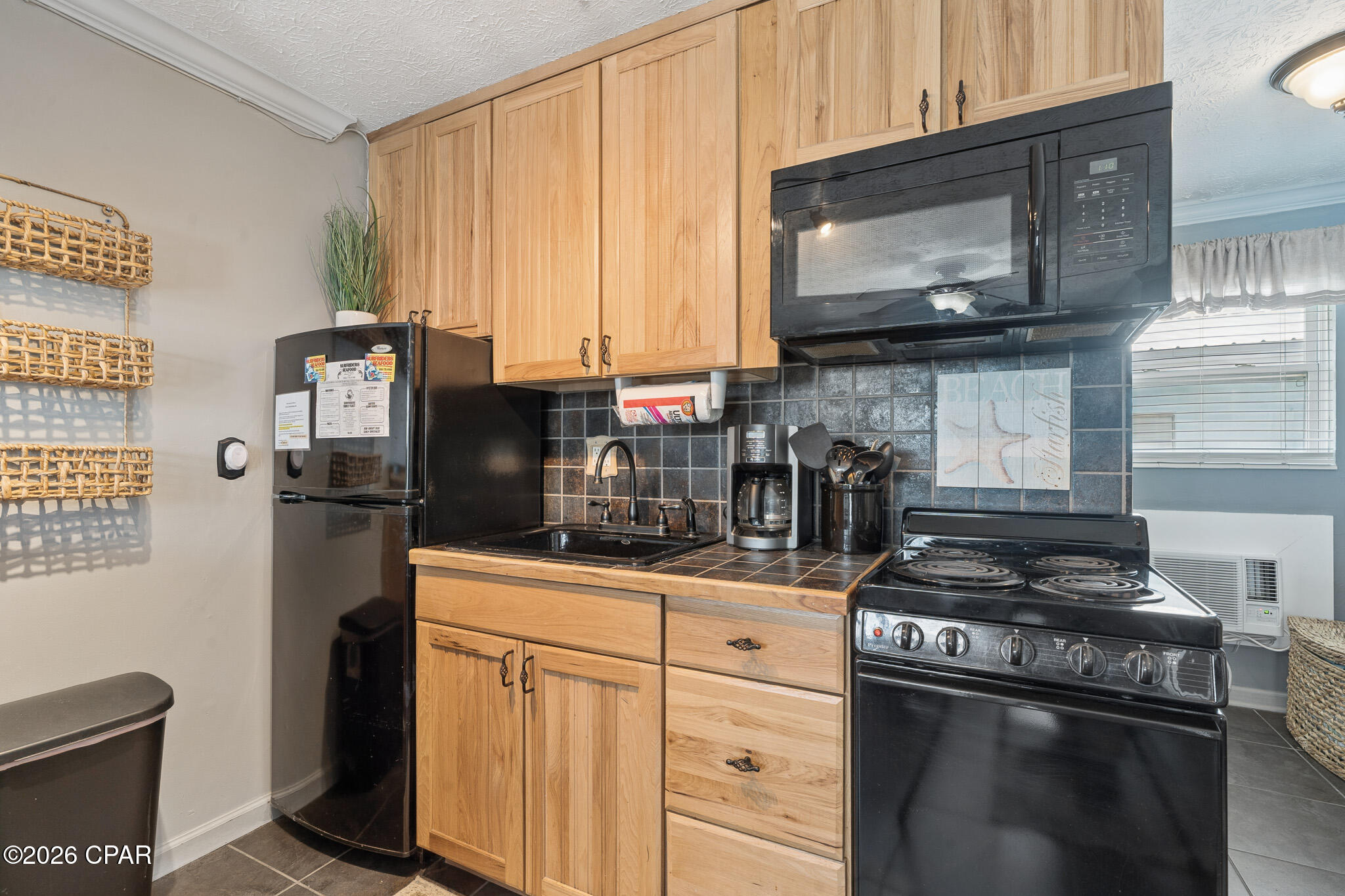 Image 6 For 8001 Surf Drive B7