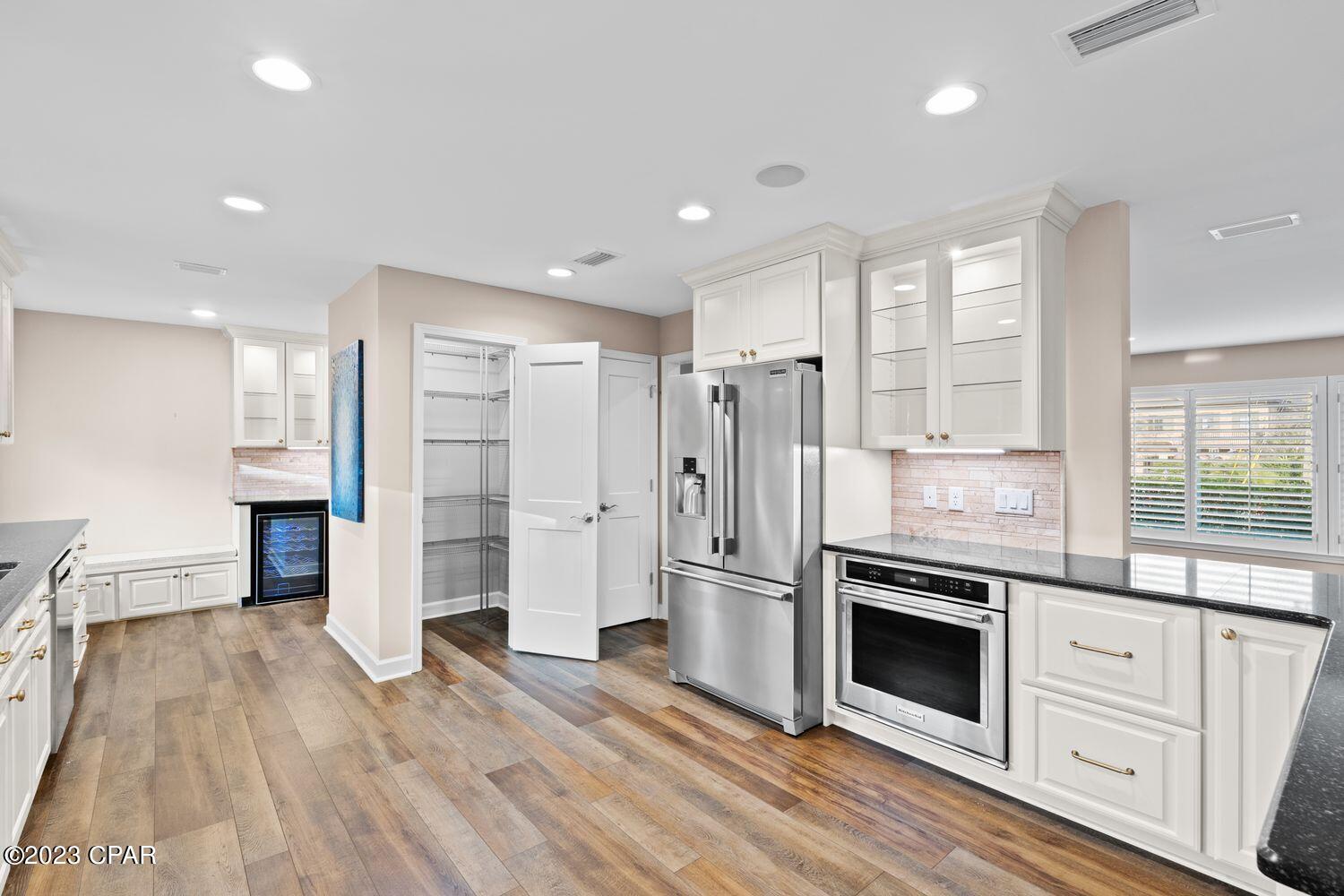 Image 17 For 200 Hollis Avenue