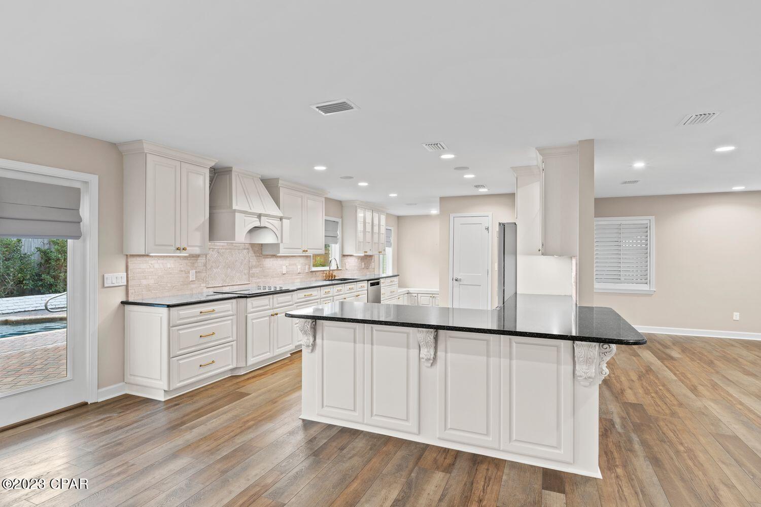 Image 21 For 200 Hollis Avenue