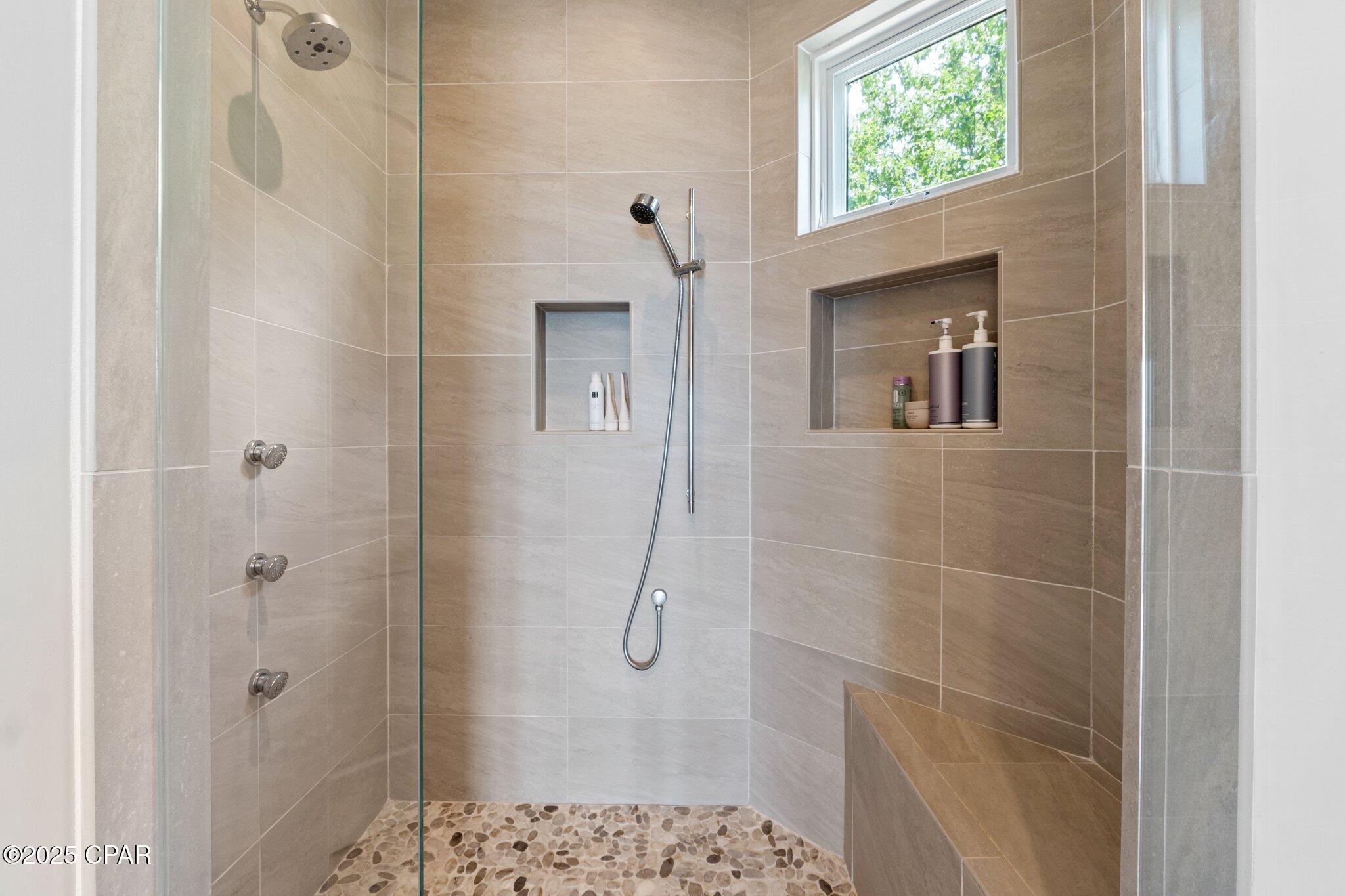 Listing photo id 16 for 3305 Terra Cotta Drive