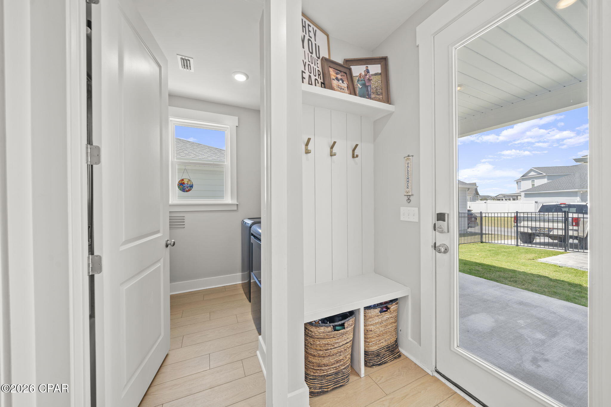 Image 19 For 2001 Rushes Avenue