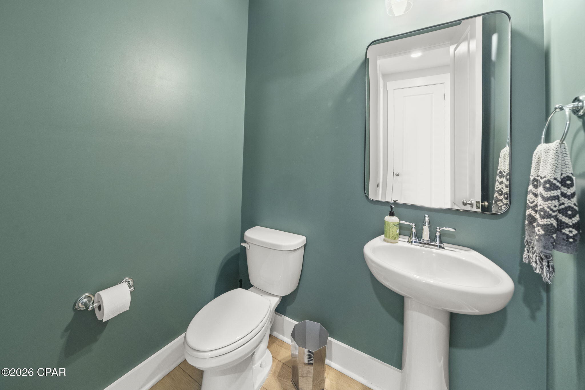 Image 20 For 2001 Rushes Avenue