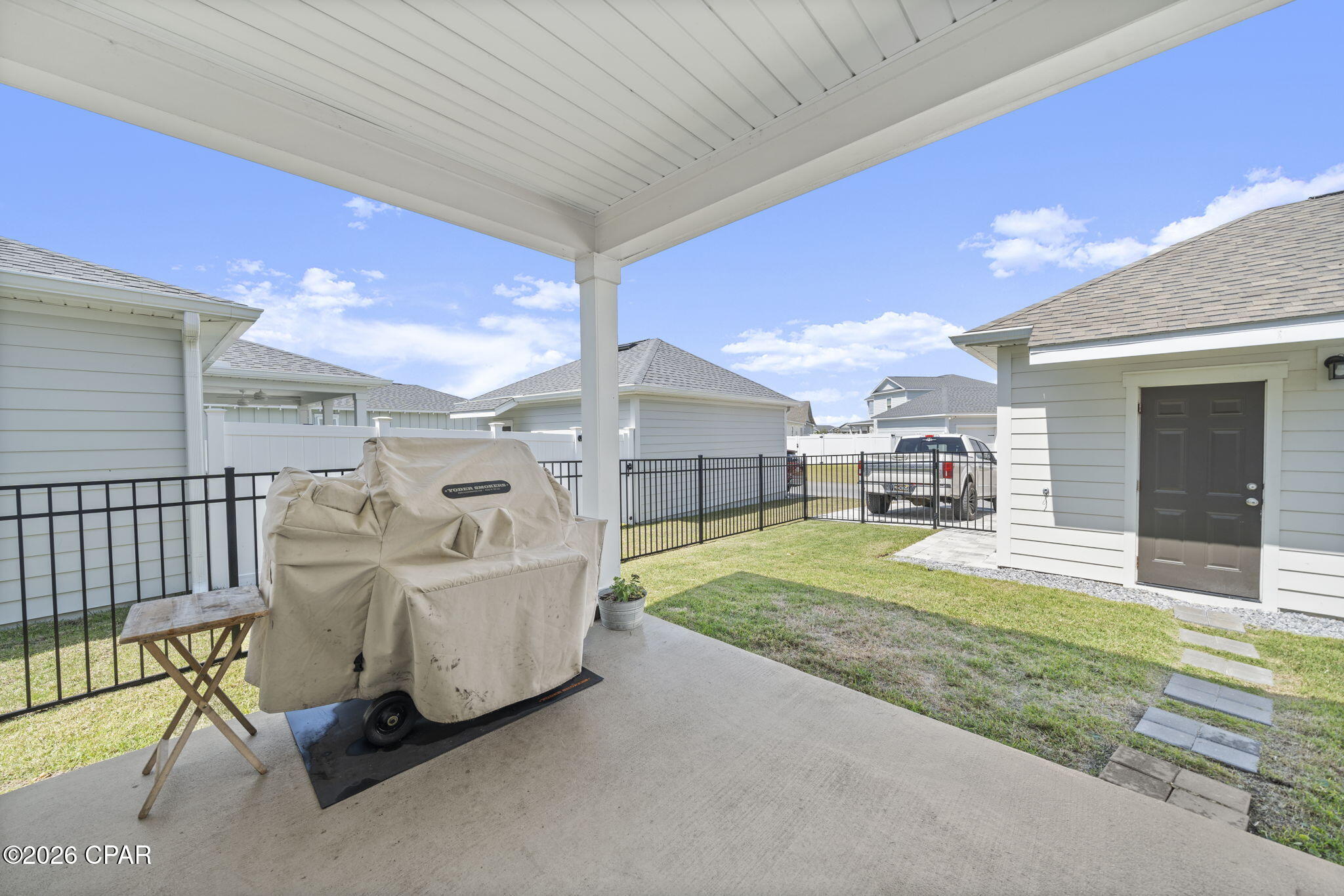 Image 42 For 2001 Rushes Avenue