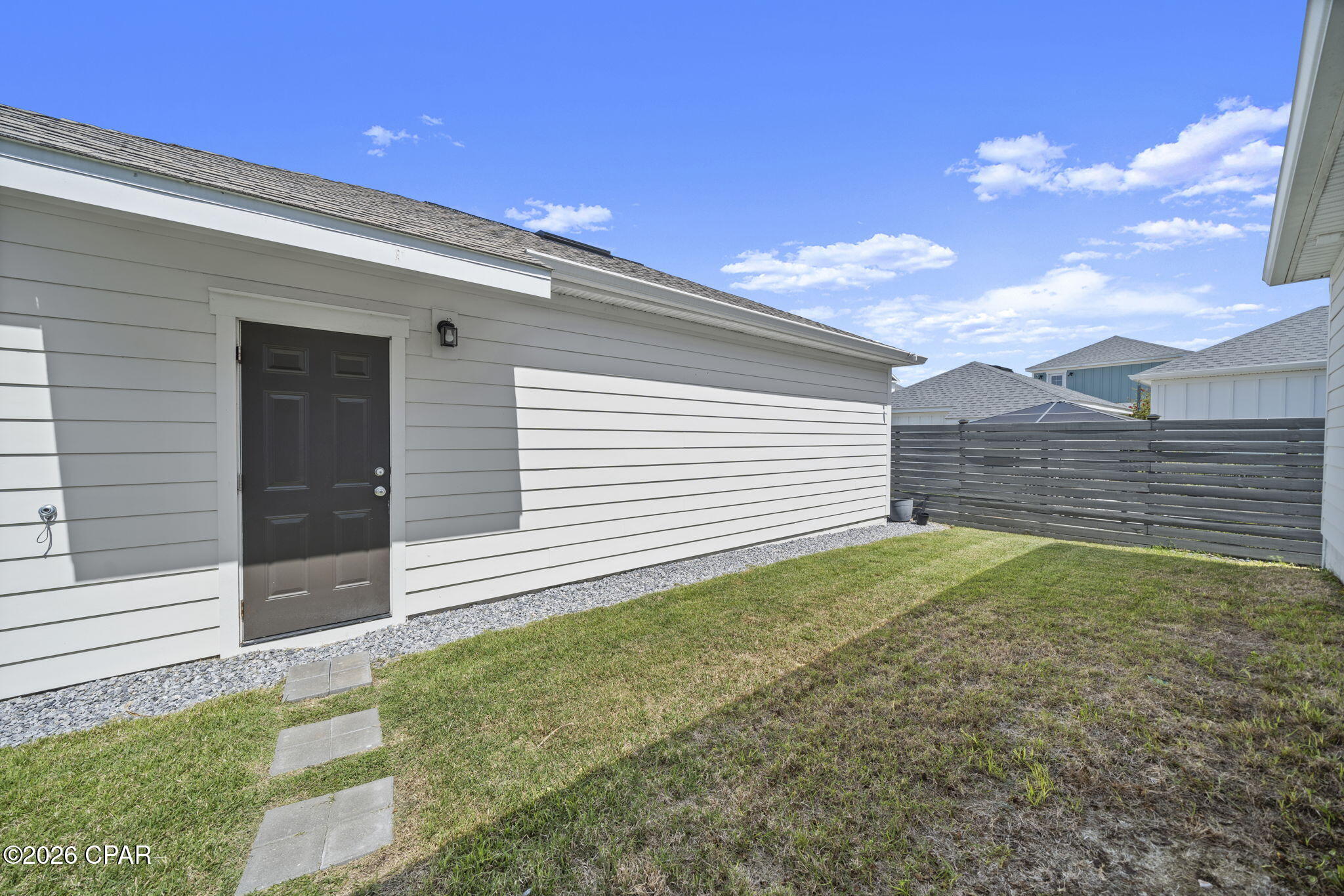 Image 47 For 2001 Rushes Avenue