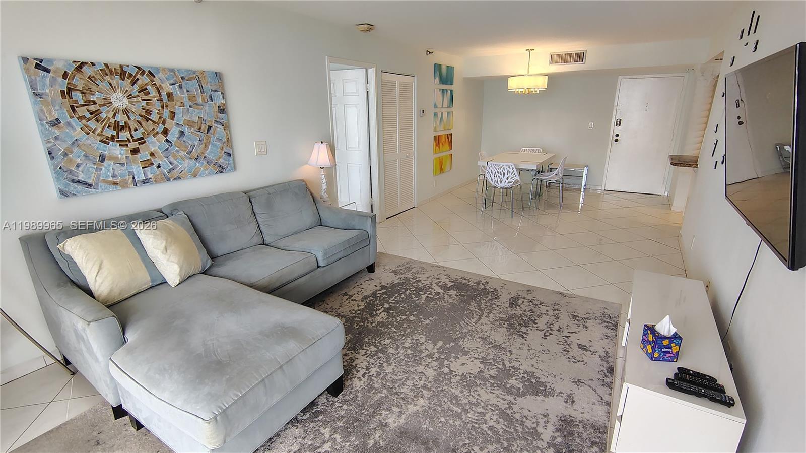 Winston Towers 700 Condo