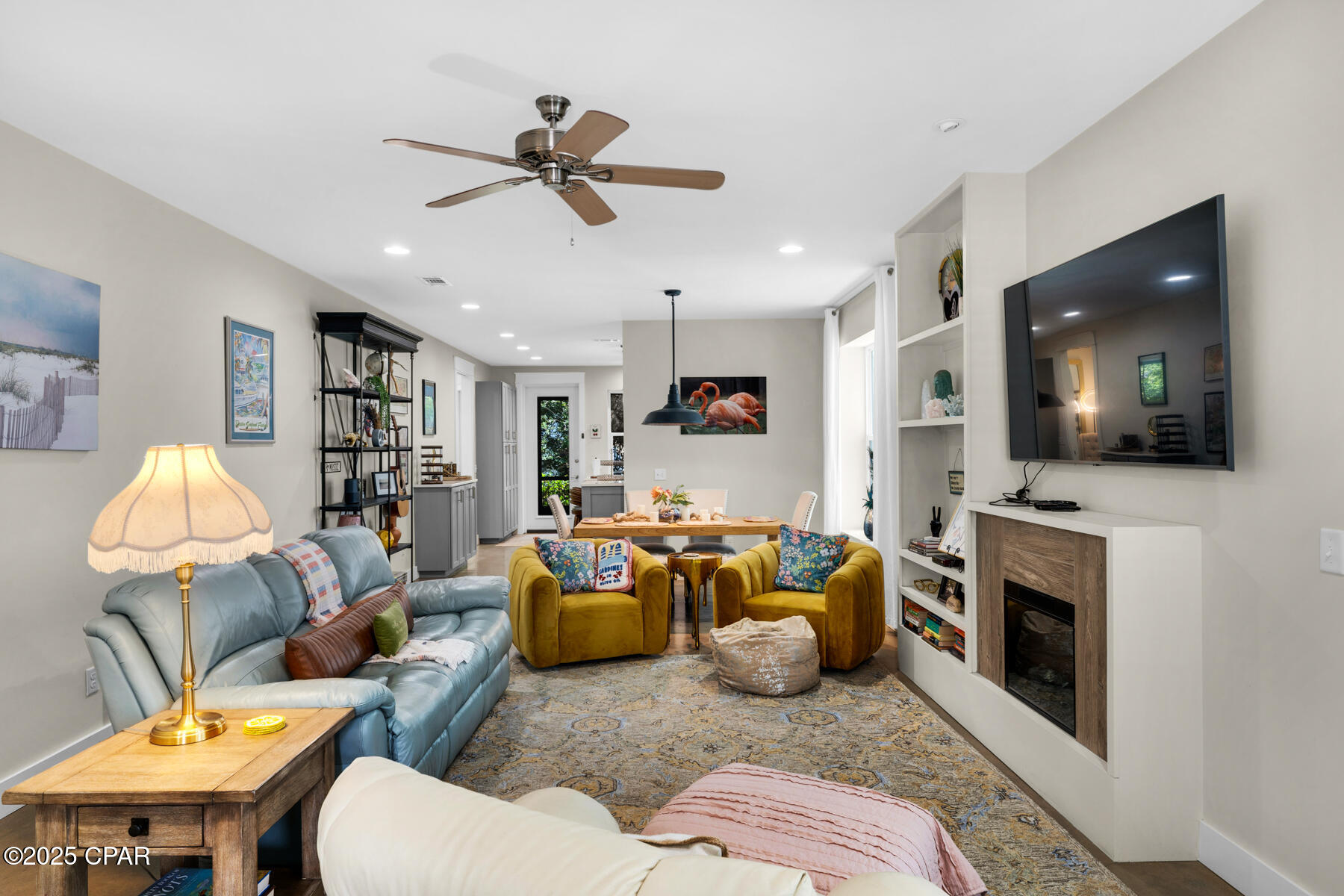 Image 3 For 186 Ventana Boulevard