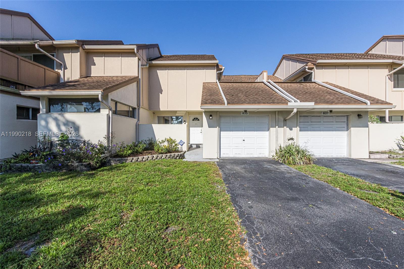 Townhouses At Jacaranda C