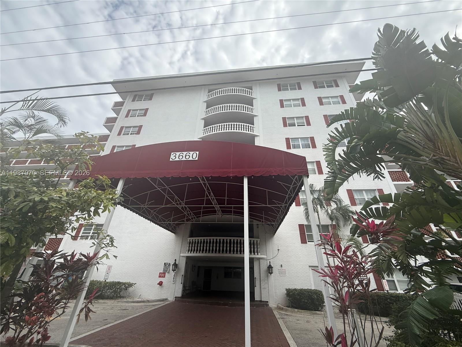 Eastern Shores White Hous