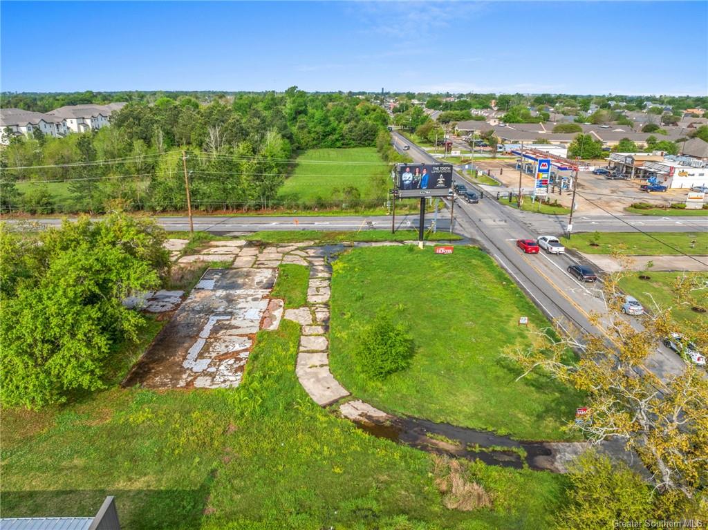 2323 Country Club Road — photo 3