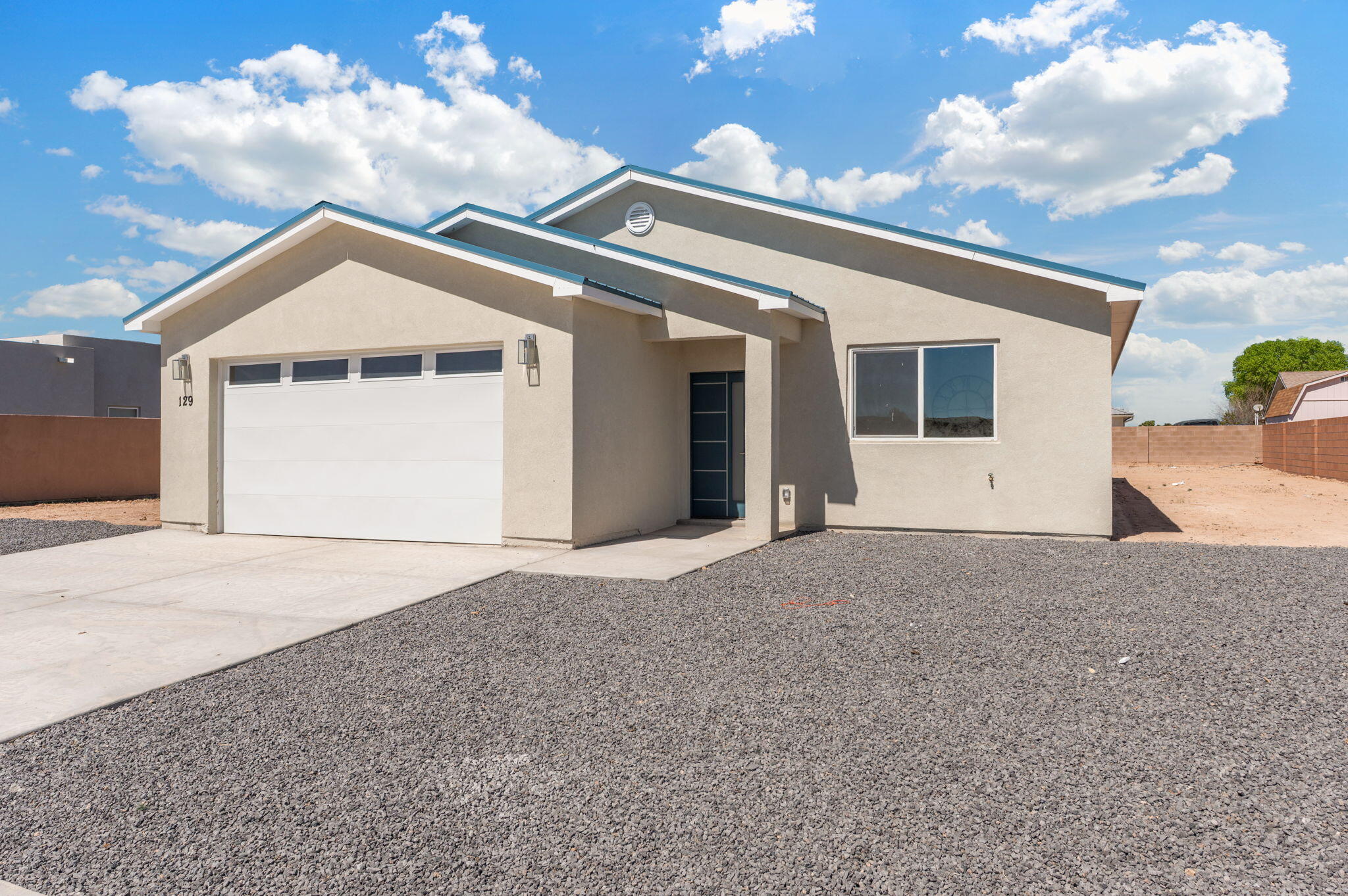 129 Chamartin Avenue, Rio Communities