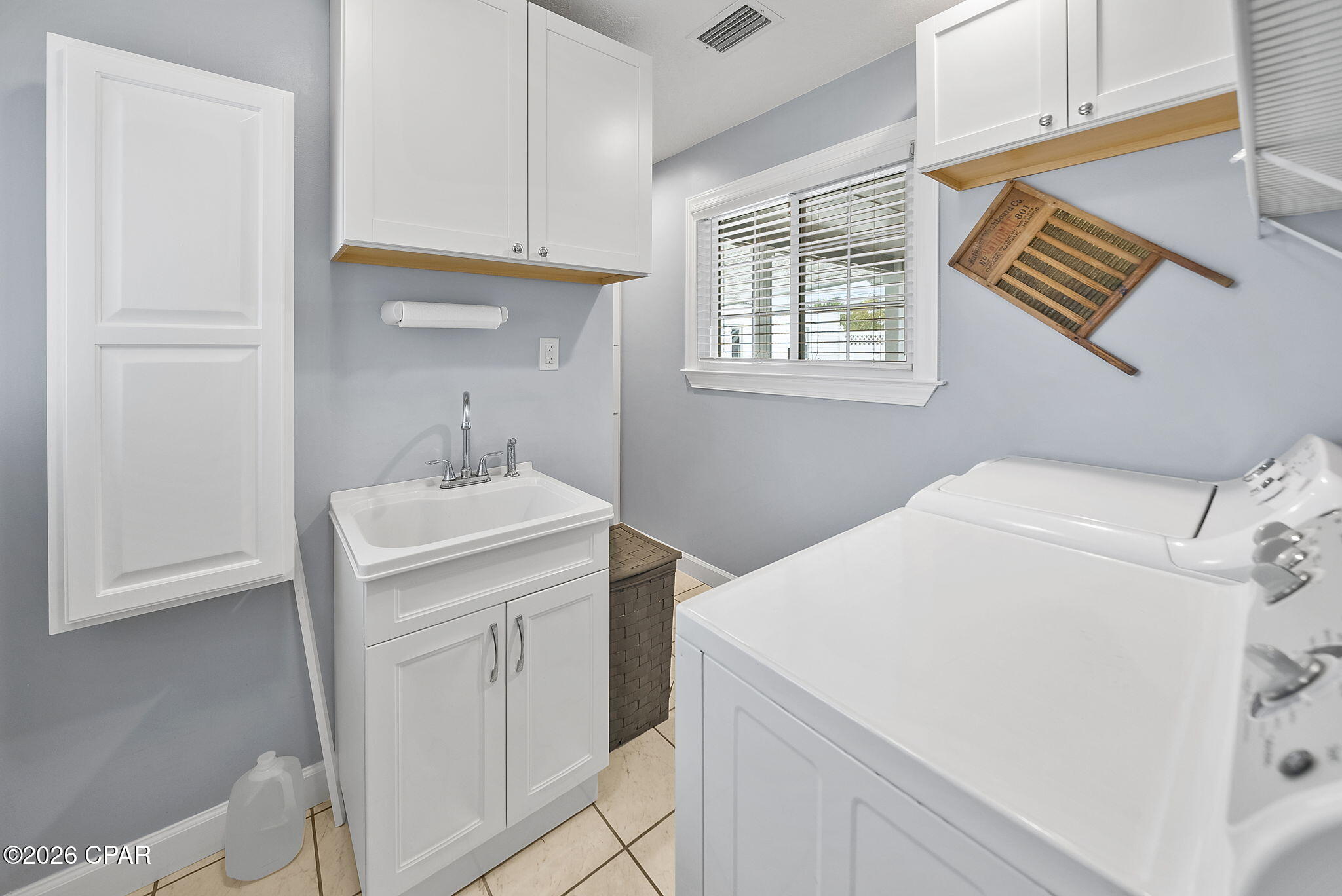 Image 24 For 2727 Michigan Avenue