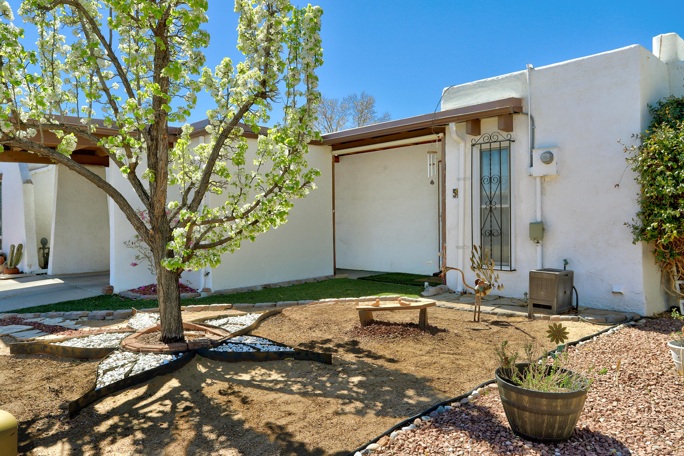 Homes for sale in Albuquerque, NM | 5 Calle Sol Se Mete Nw, Albuquerque, NM 87120 | MLS# 1100625