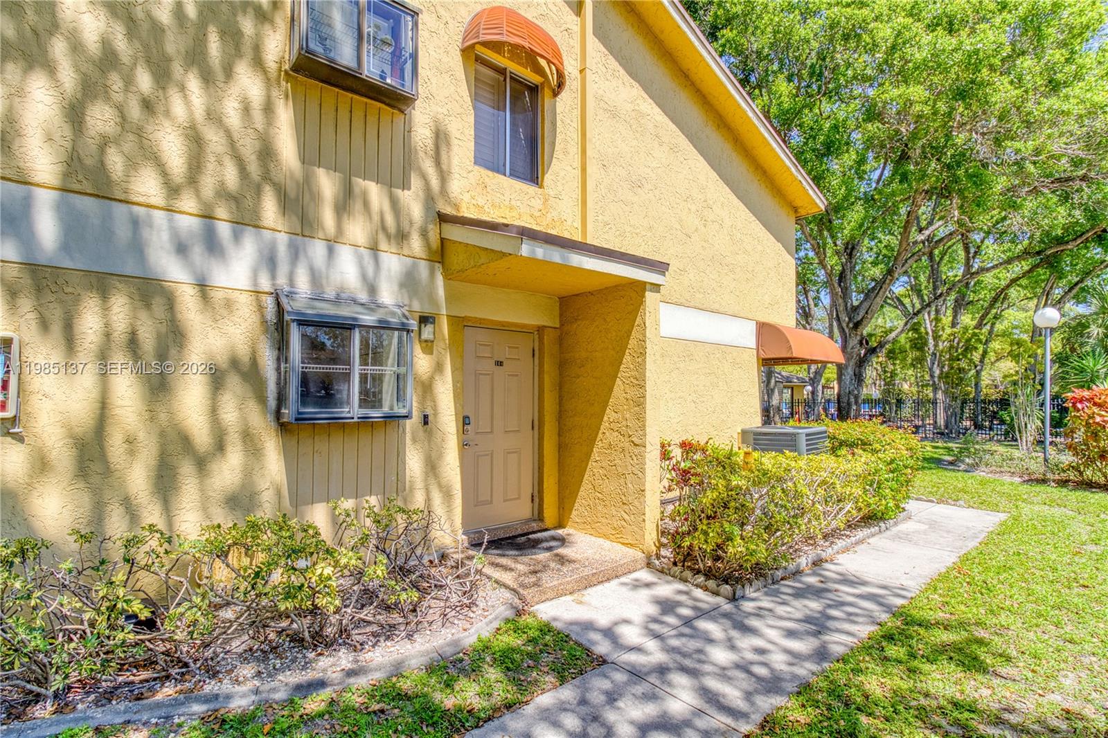 Oakland Forest Club Condo