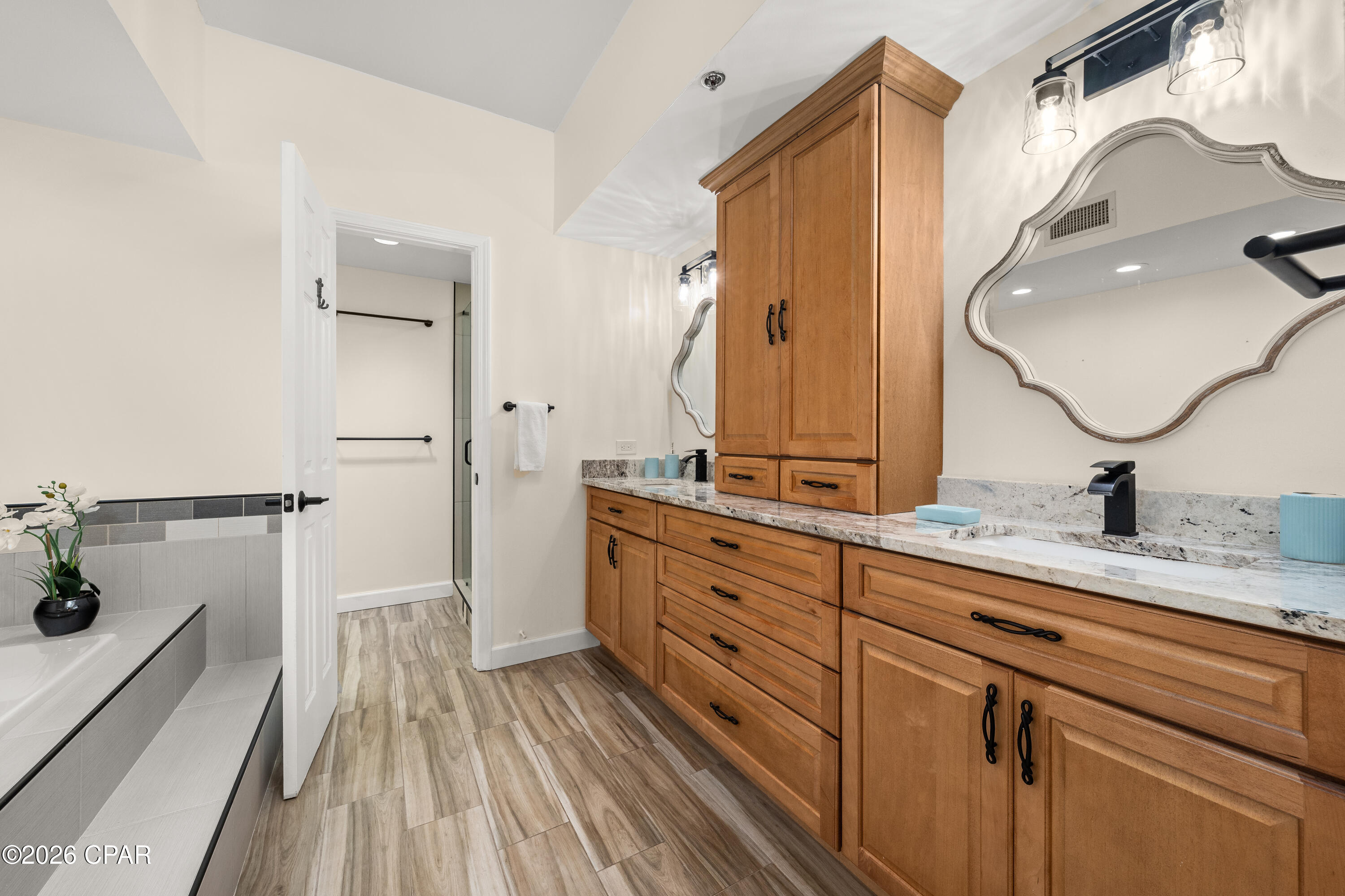 Image 26 For 6323 Thomas Drive 501a