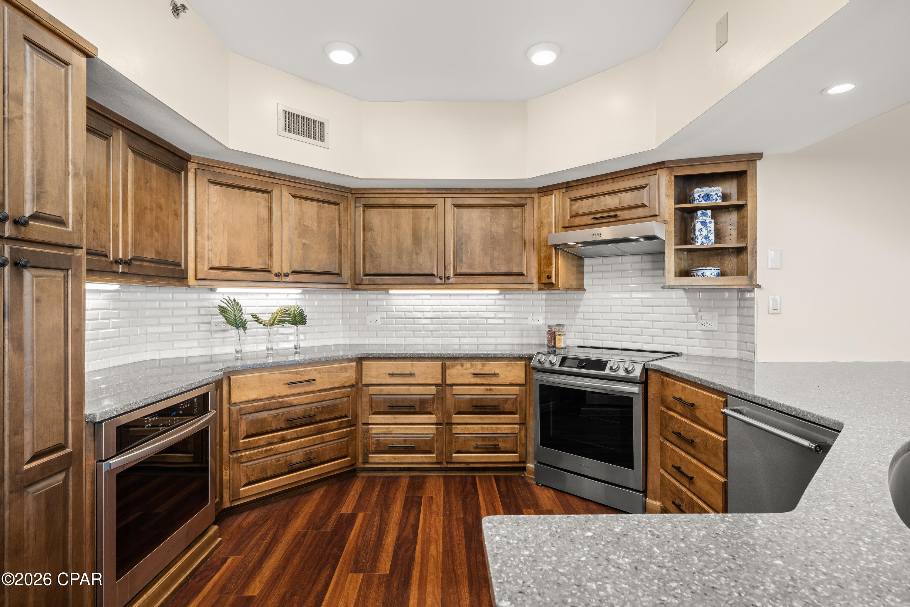 Image 8 For 6323 Thomas Drive 501a