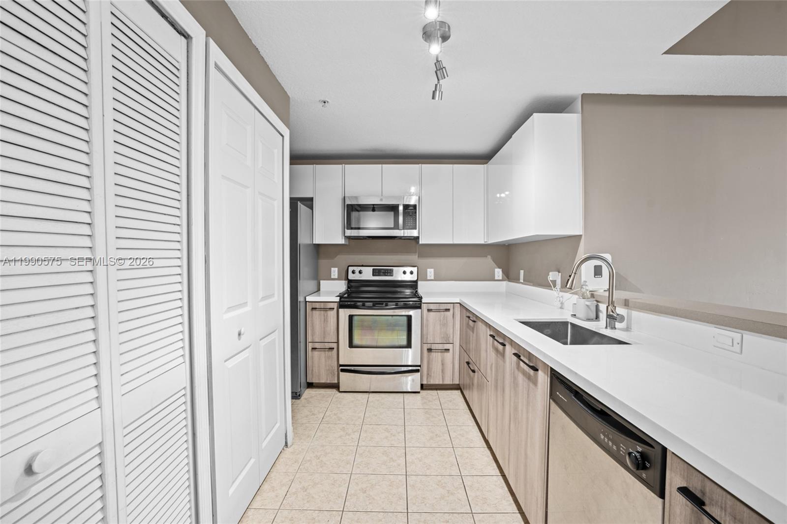 Property photo # 8