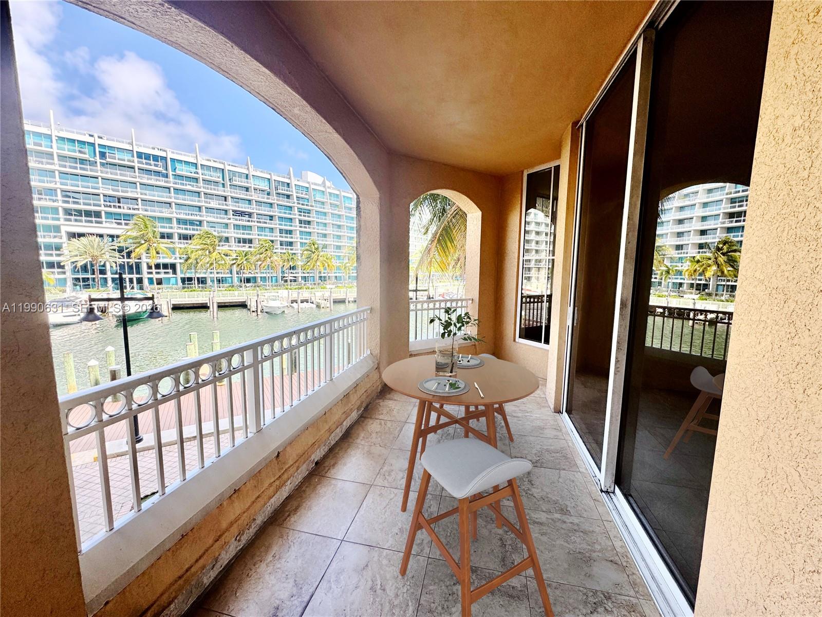 Alaqua Condo