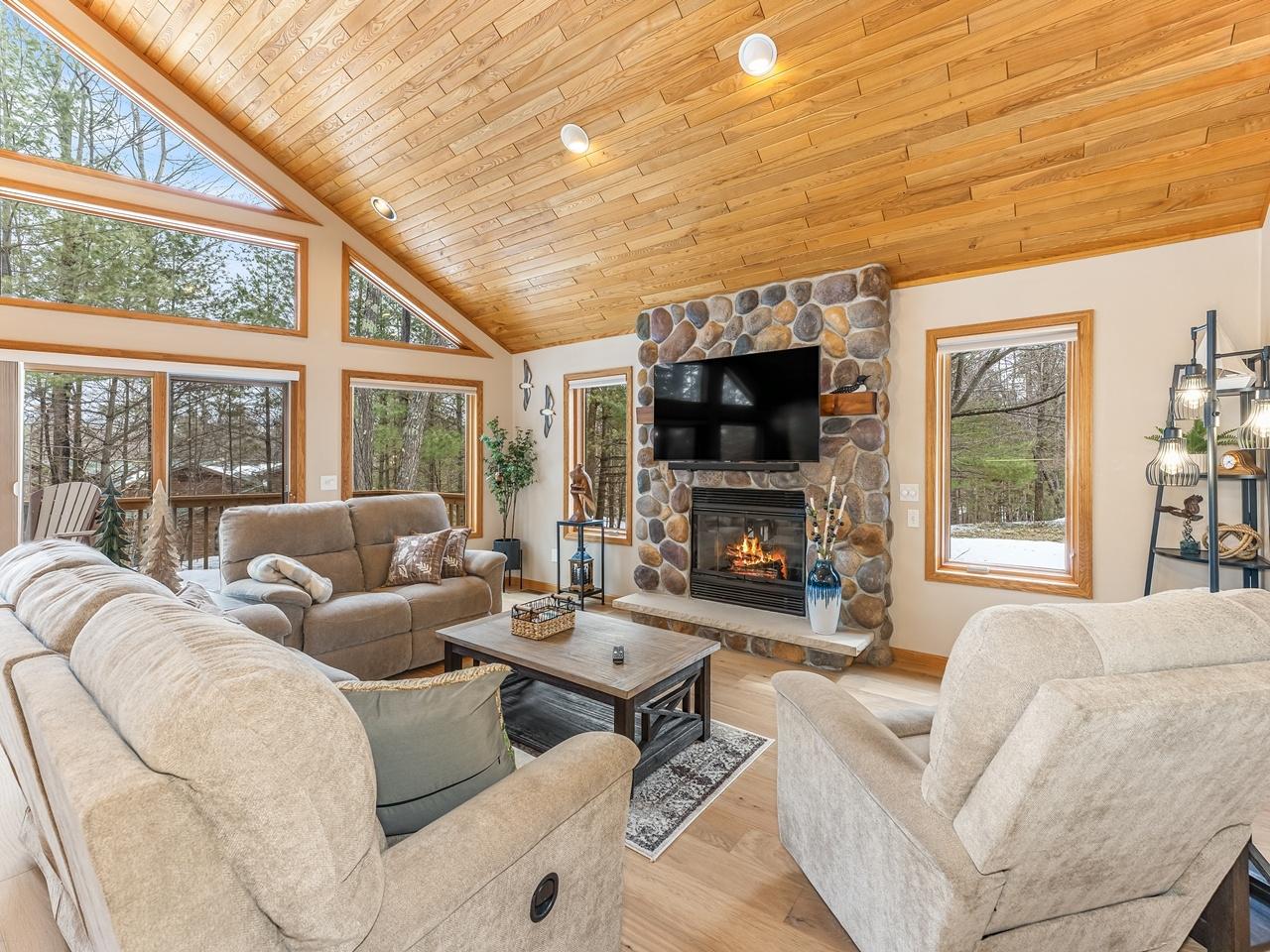 Big St. Germain Property 8832 Bradford Point Ct Photo 3