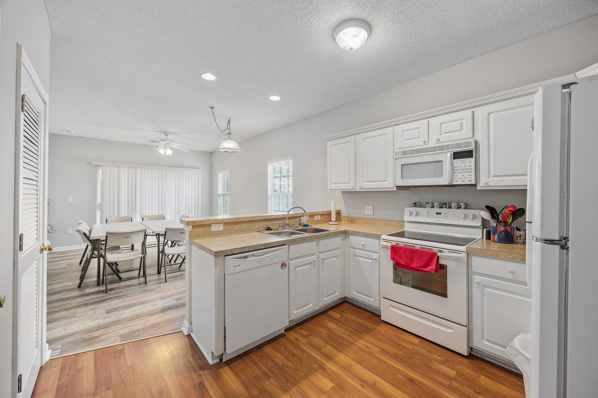 373 Sun Colony Blvd. 