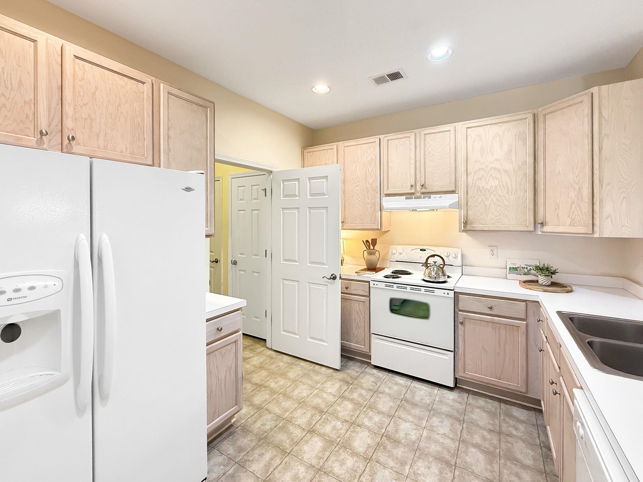 184-2 Red Rose Blvd. 