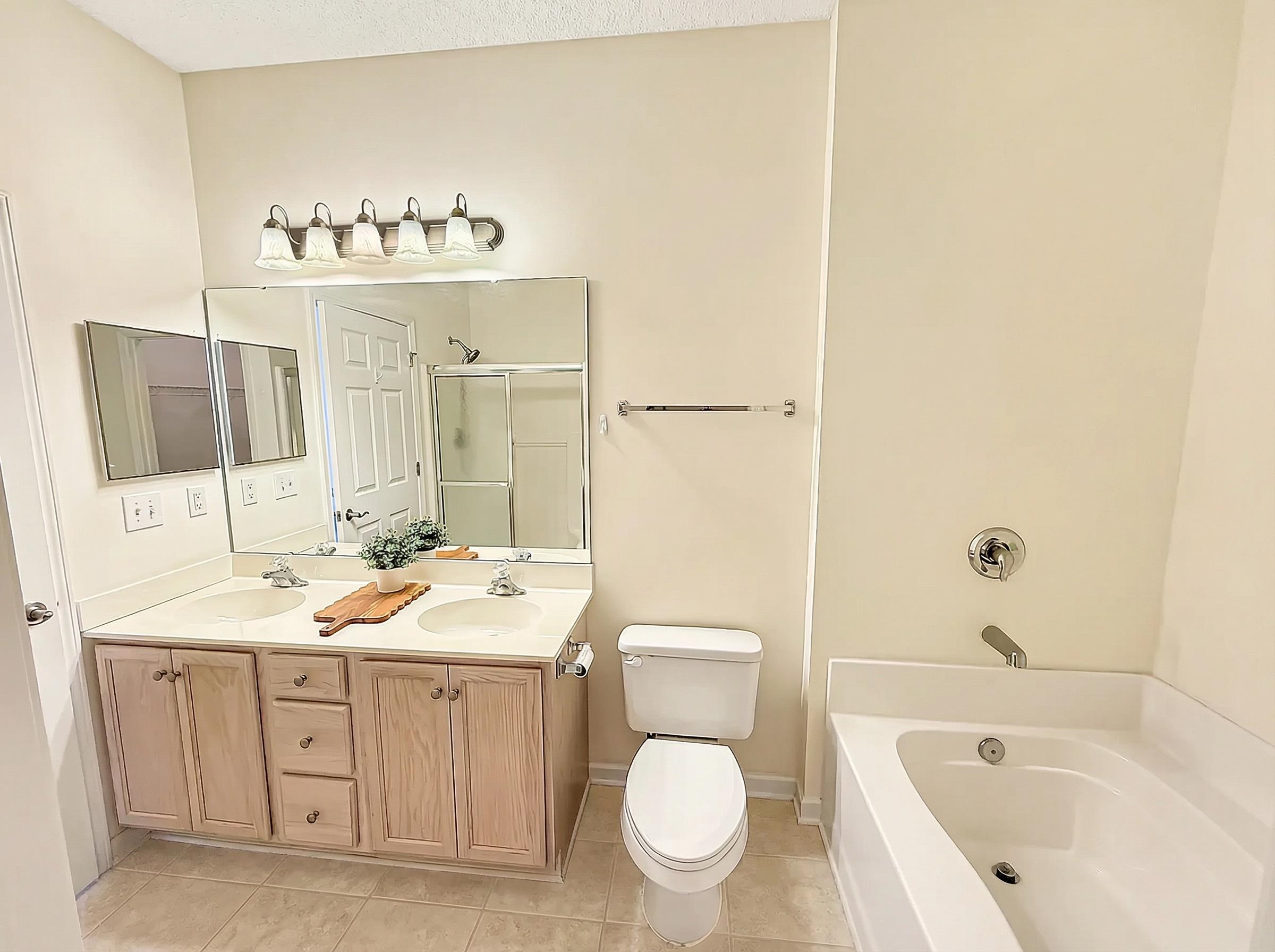 184-2 Red Rose Blvd. 