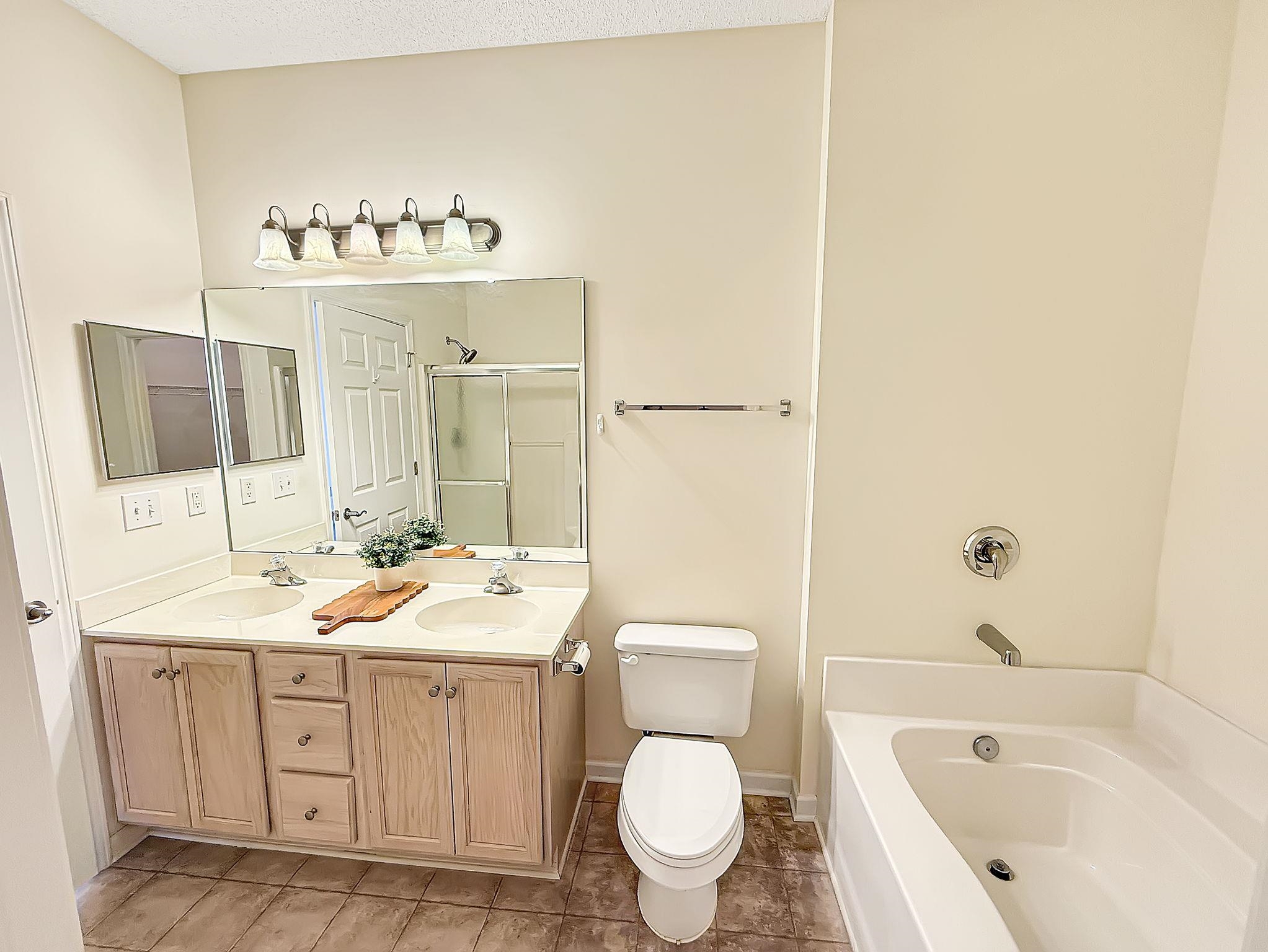 184-2 Red Rose Blvd. 