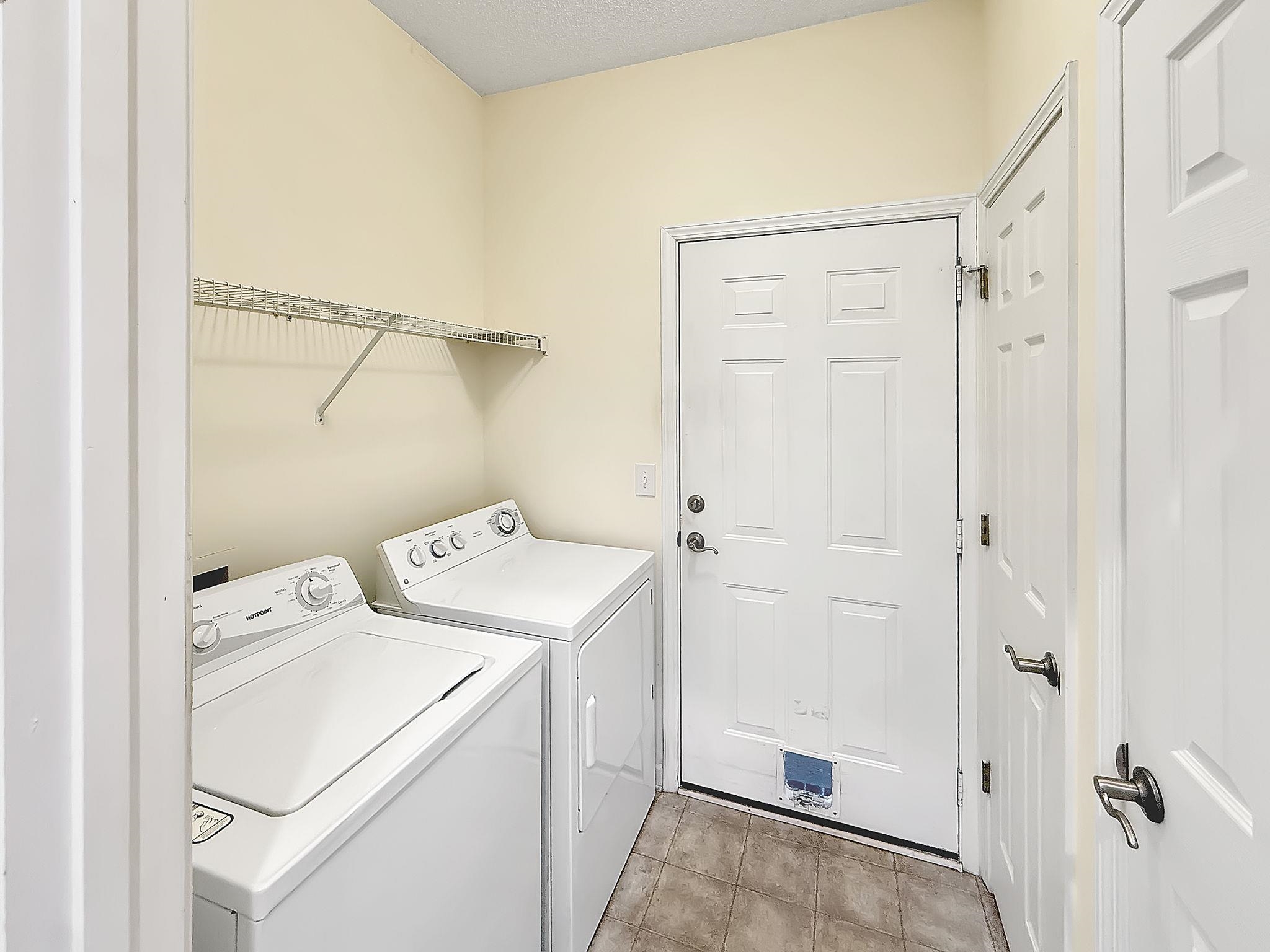 184-2 Red Rose Blvd. 